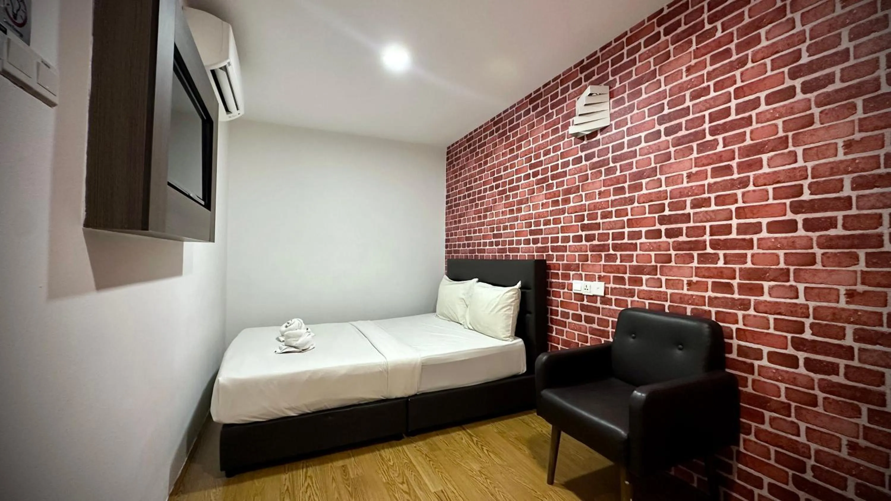 Photo of the whole room, Bed in Swing & Pillows - Sentul Titiwangsa