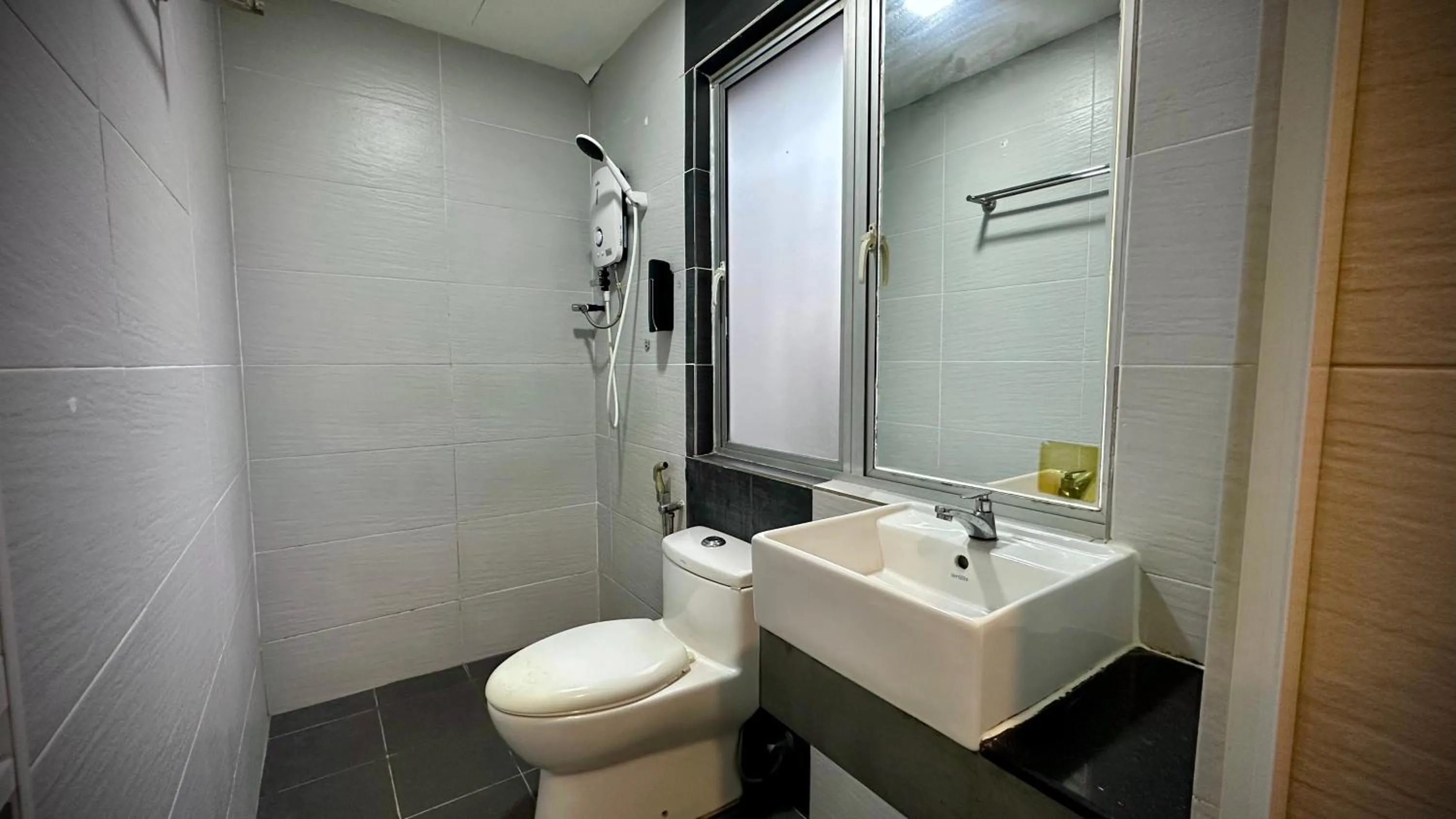 Shower in Swing & Pillows - Sentul Titiwangsa
