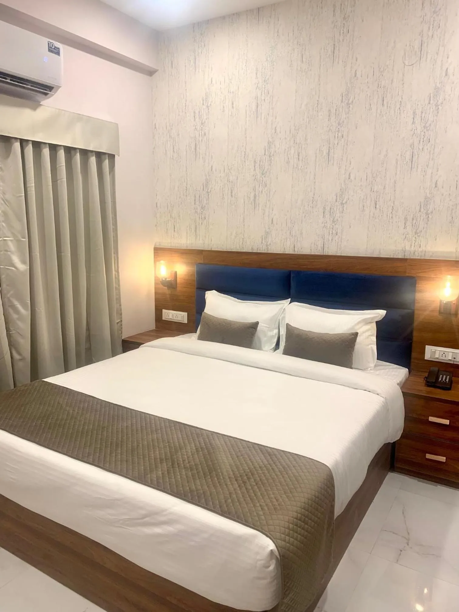 Bedroom, Bed in Hotel Mumbai House-LIG Behind CHL Hospital