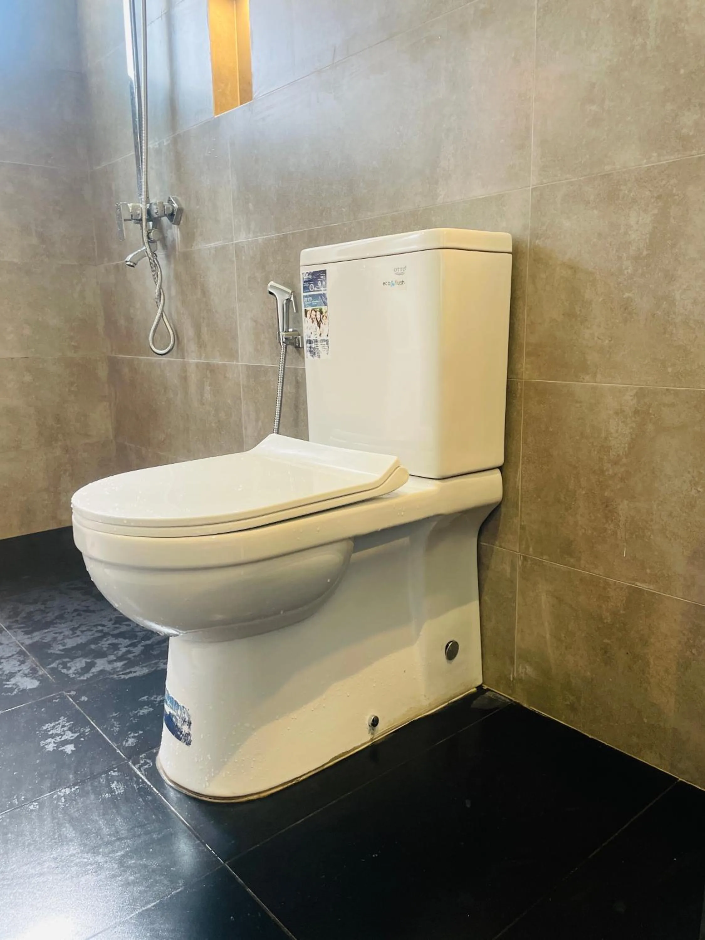 Toilet in White House Holiday Resort