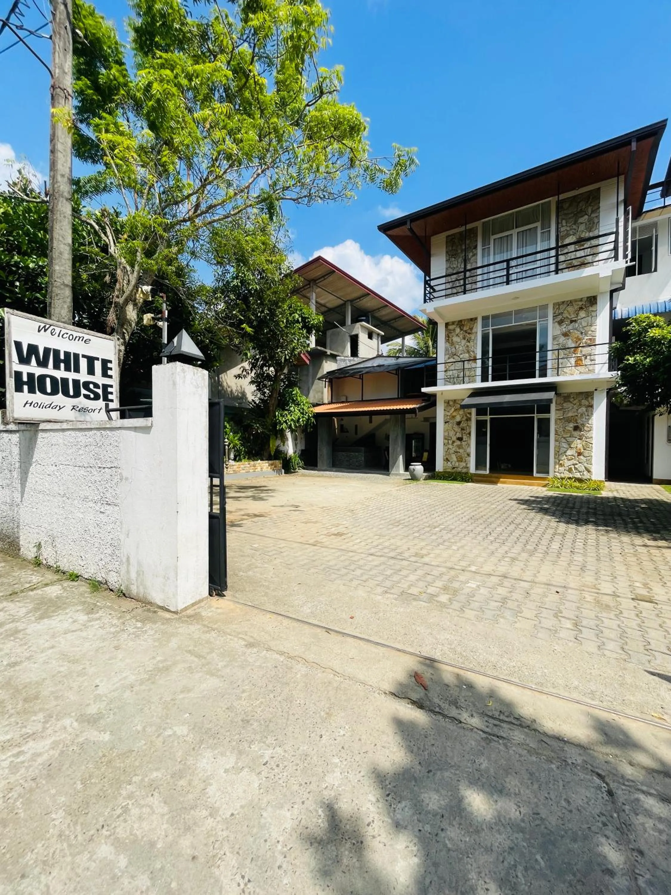 Property building in White House Holiday Resort