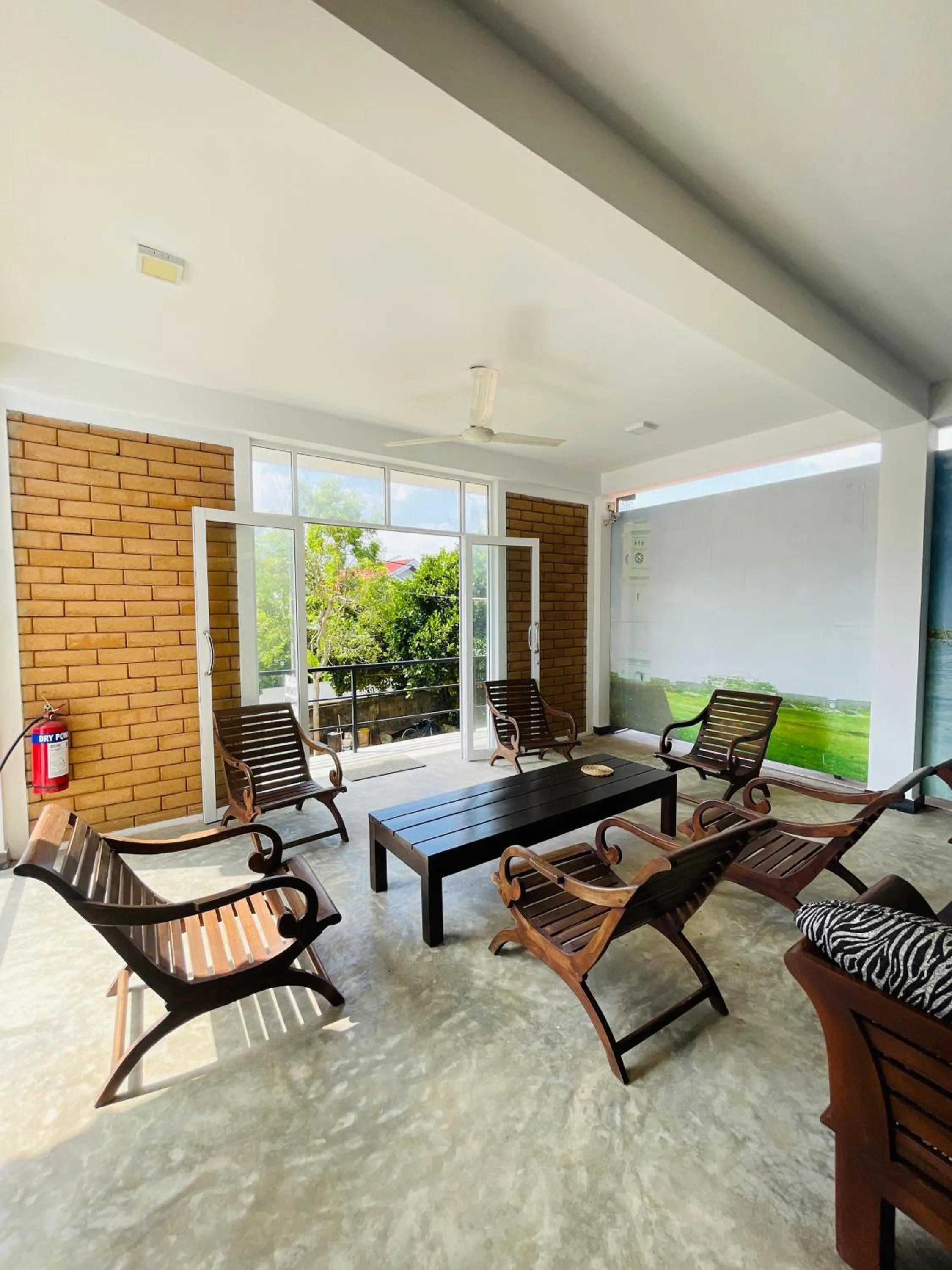 Communal lounge/ TV room in White House Holiday Resort