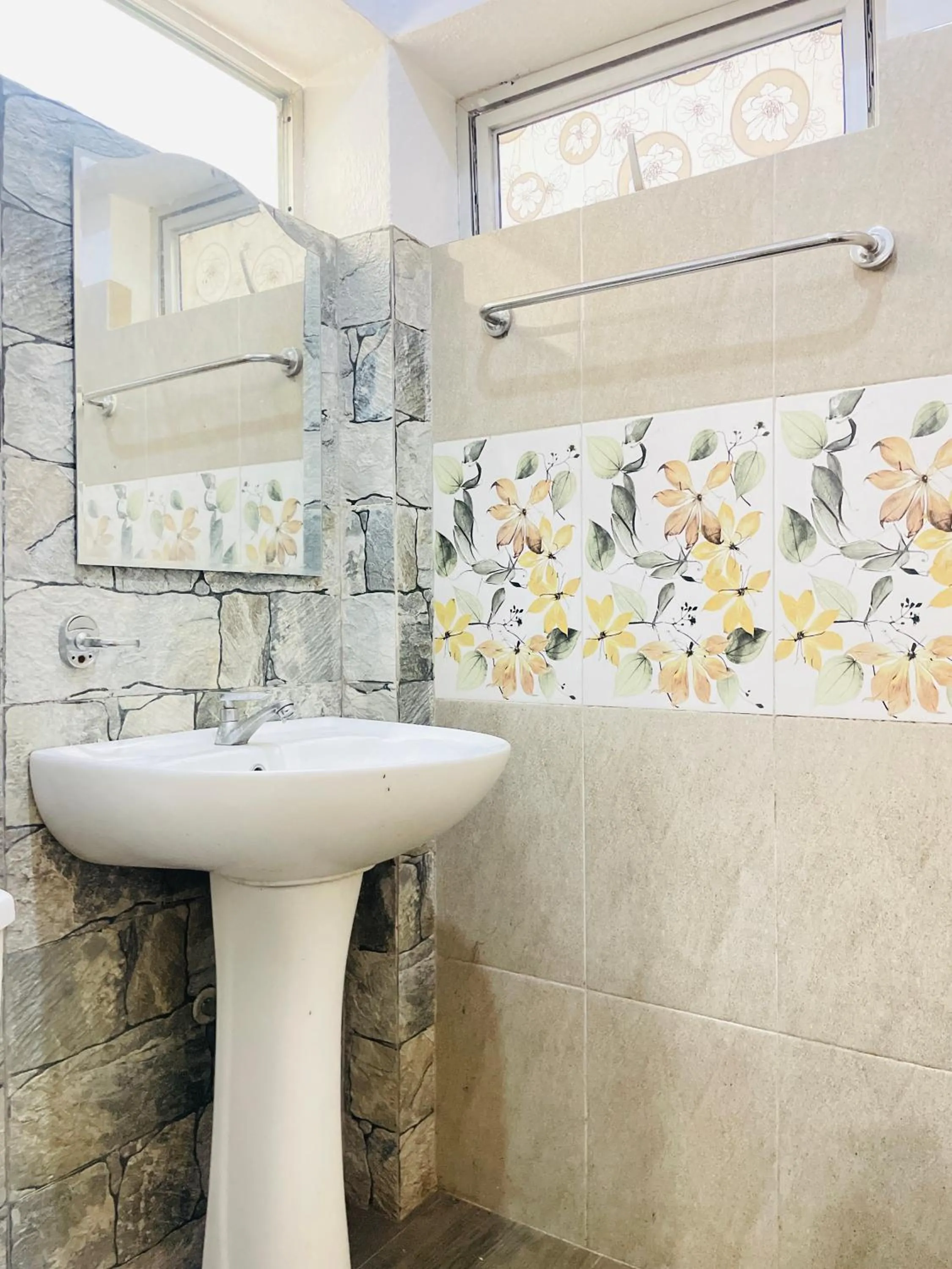 Bathroom in White House Holiday Resort