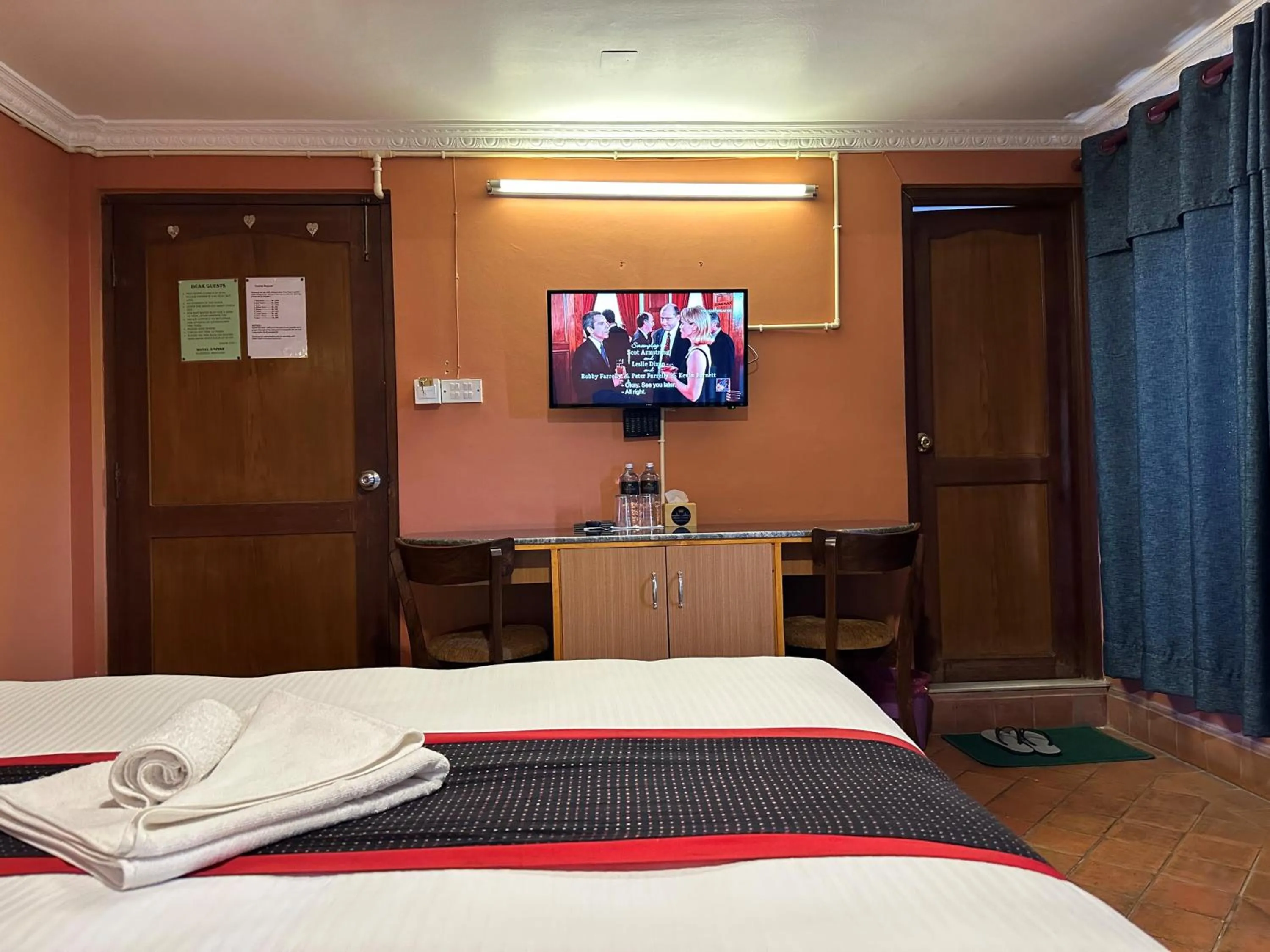 Bedroom, Bed in Hotel Empire & Rooftop Restaurant