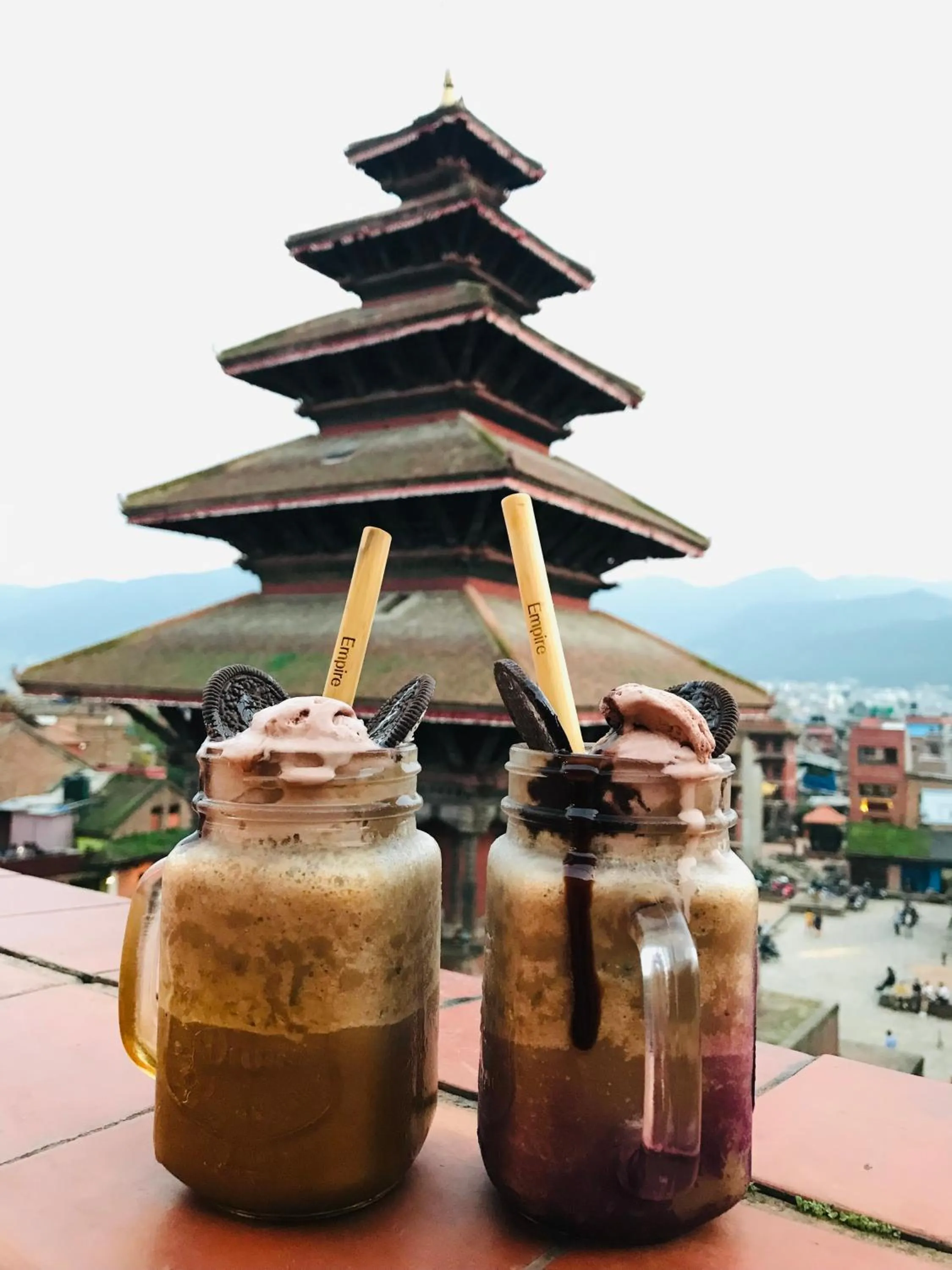 Restaurant/places to eat in Hotel Empire & Rooftop Restaurant