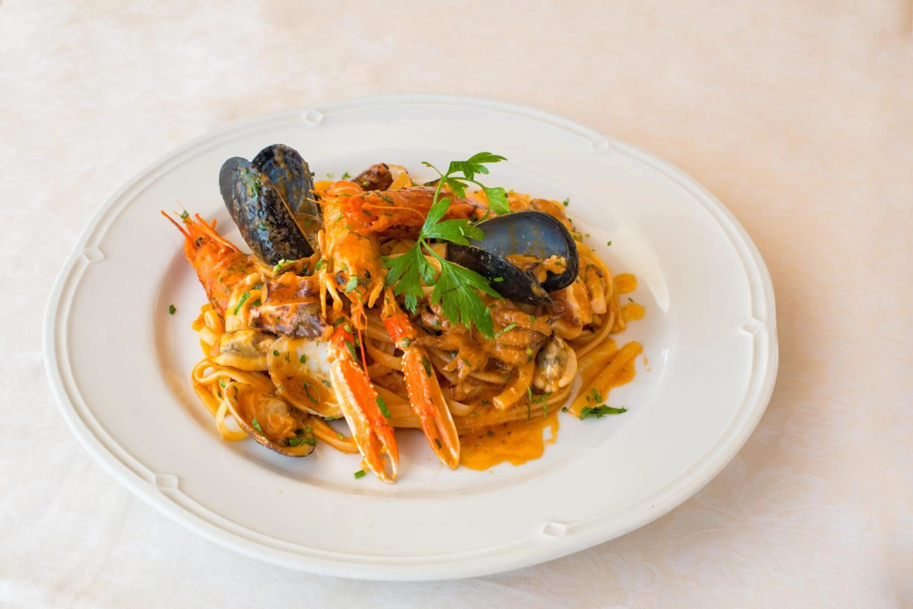 Restaurant/places to eat in Hotel Perda Rubia