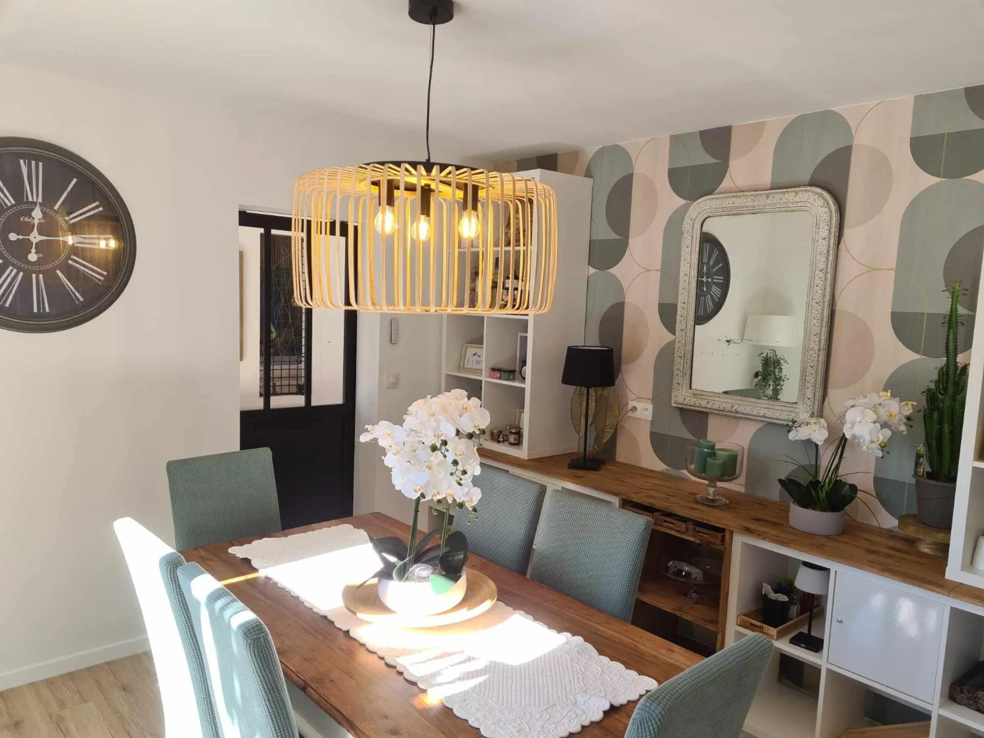 Dining area in Les Epinettes chambres d'hôtes