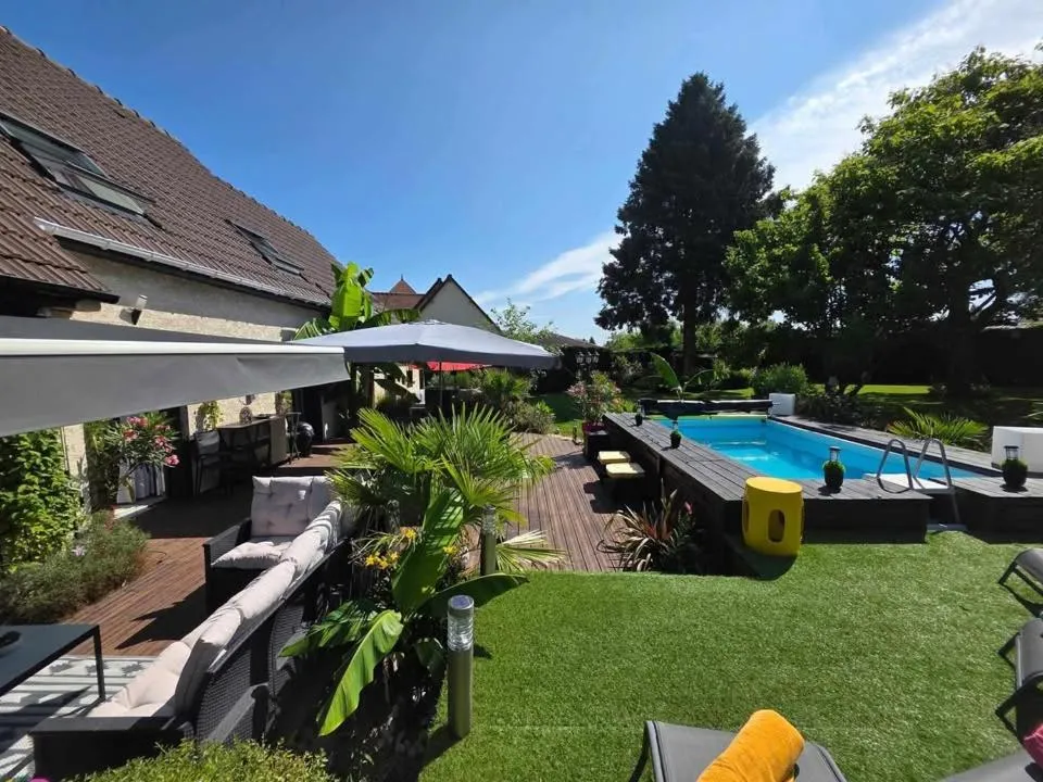 Balcony/Terrace in Les Epinettes chambres d'hôtes