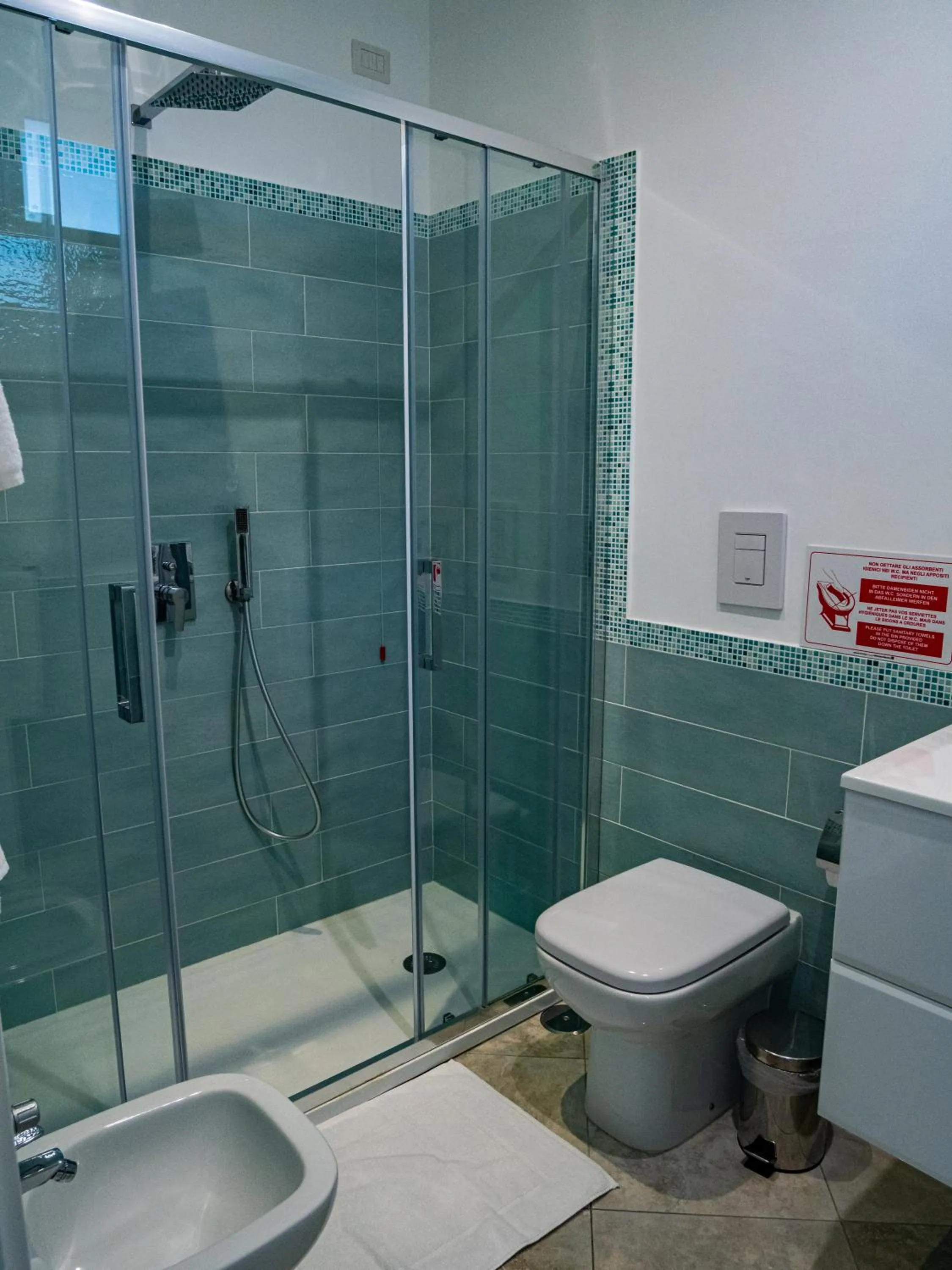 Shower in Casa Astra