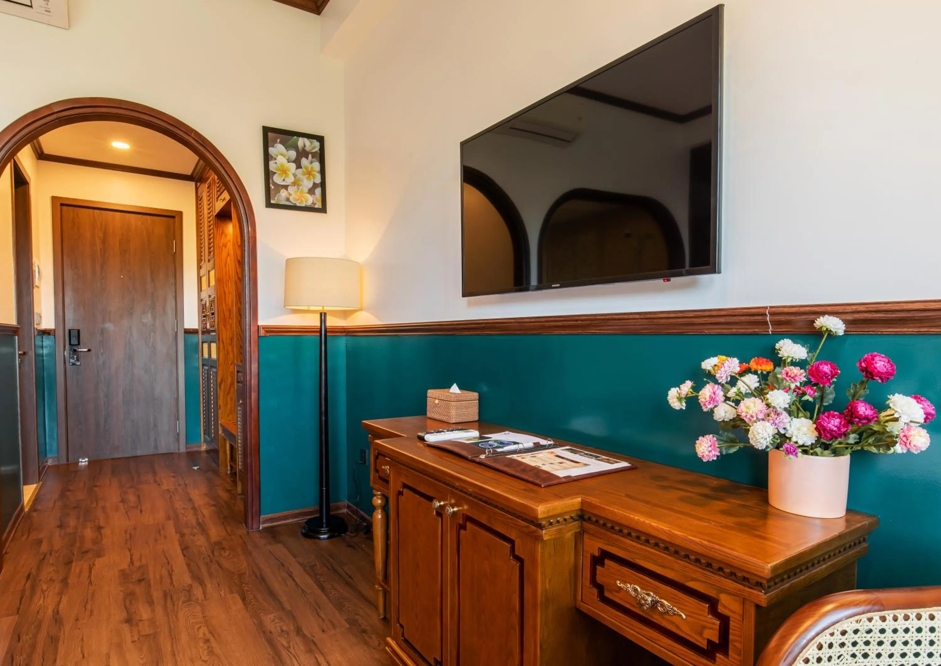 TV and multimedia in Boutik Cham NhaTrang Hotel