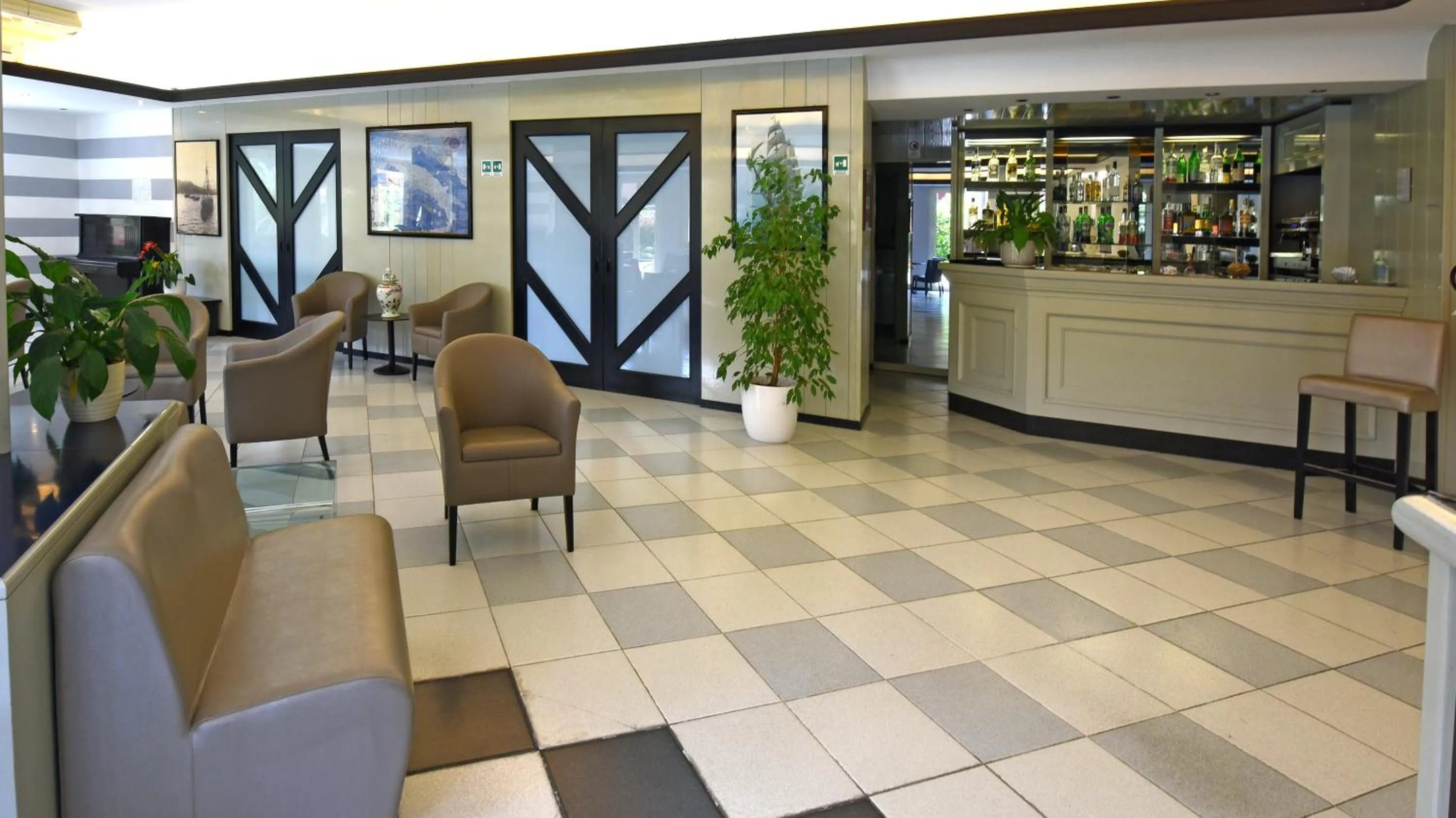 Lounge or bar in Hotel Sud Est by Fam Rossetti