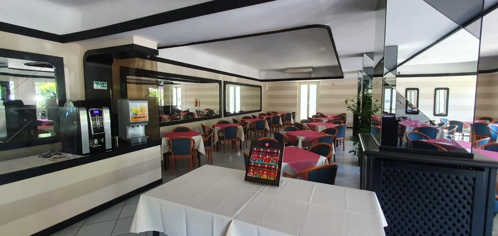 Restaurant/places to eat in Hotel Sud Est by Fam Rossetti