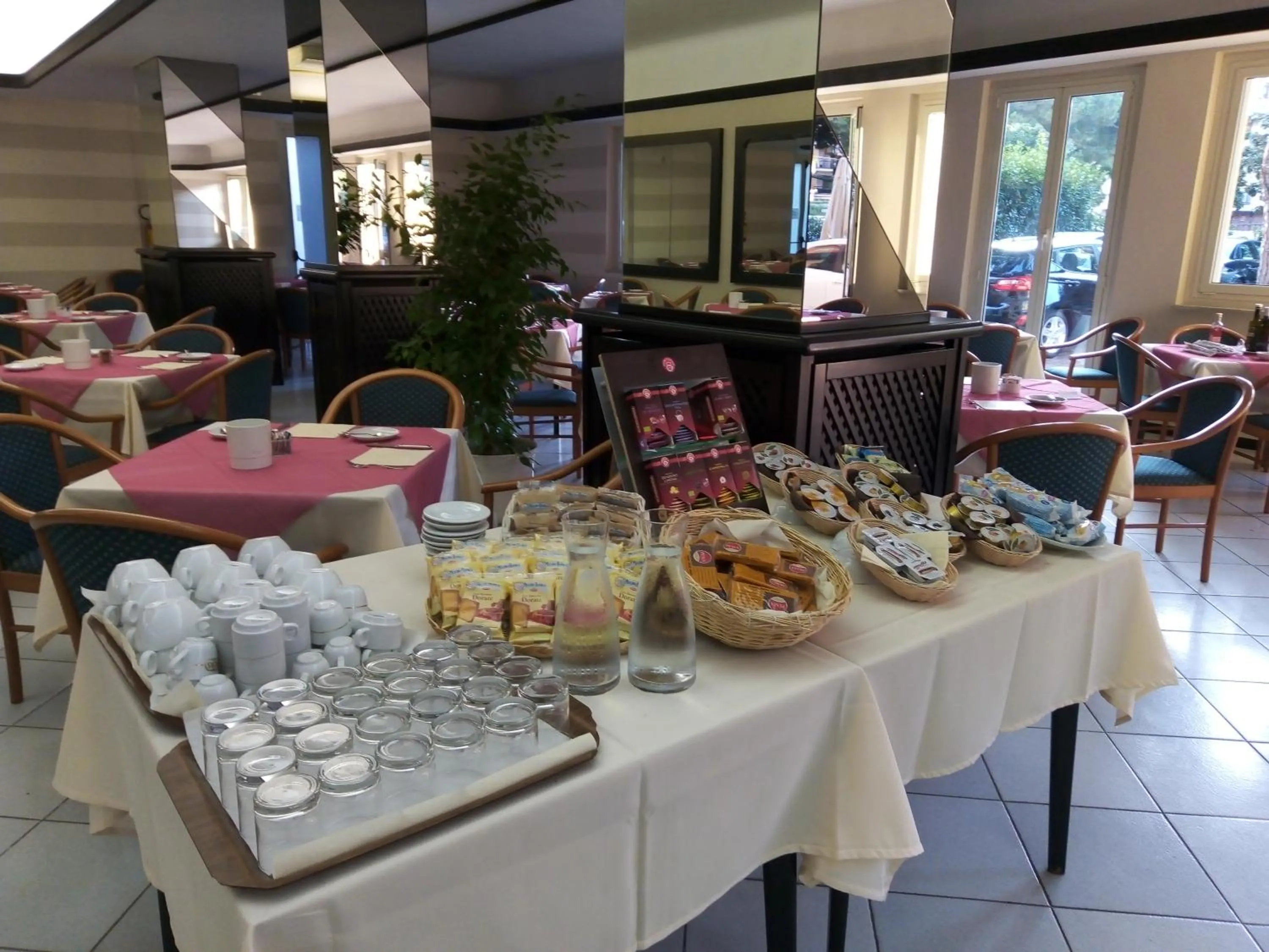 Breakfast in Hotel Sud Est by Fam Rossetti