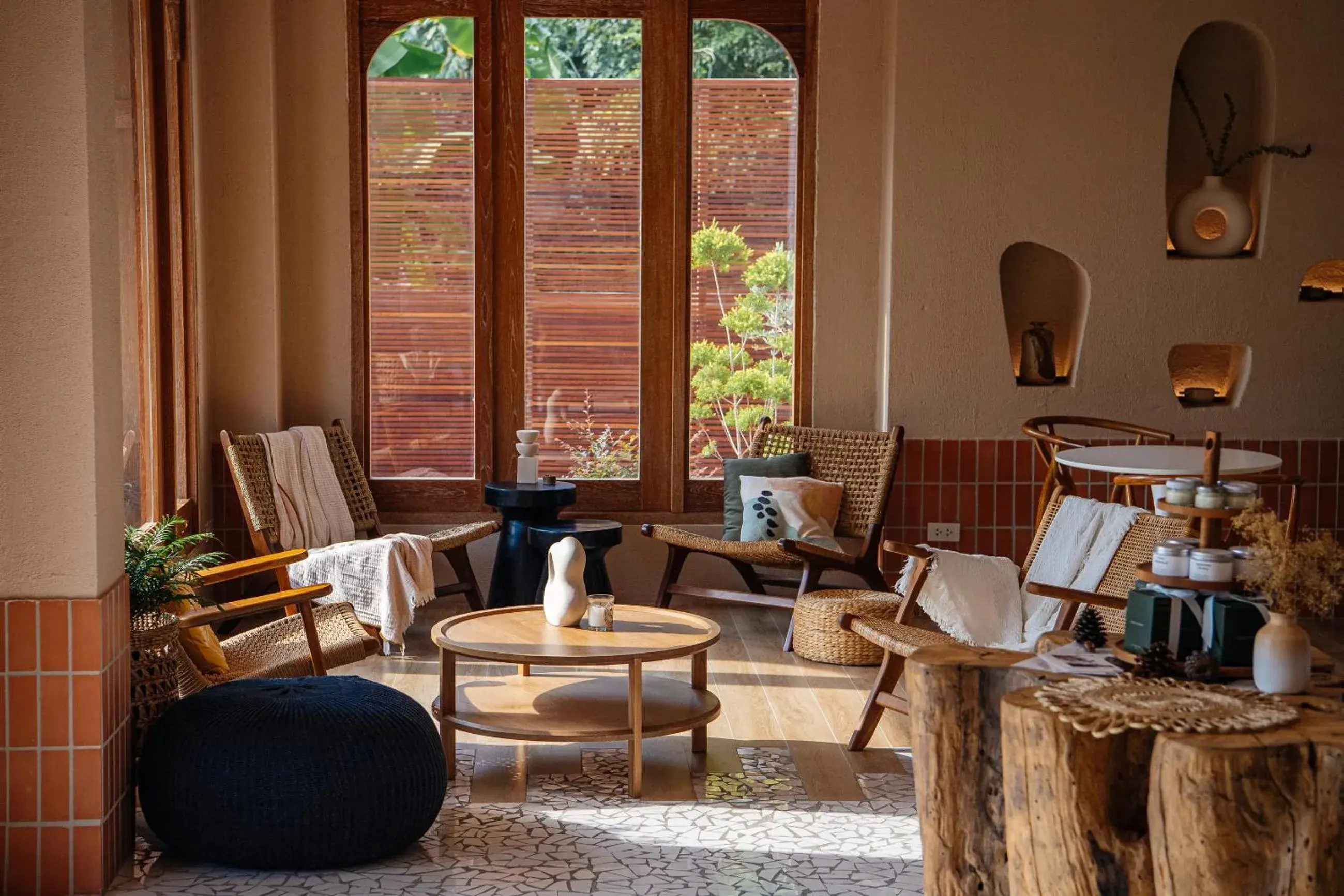 Restaurant/places to eat in VST Punnawithi Restaurant/places to eat in VST Punnawithi