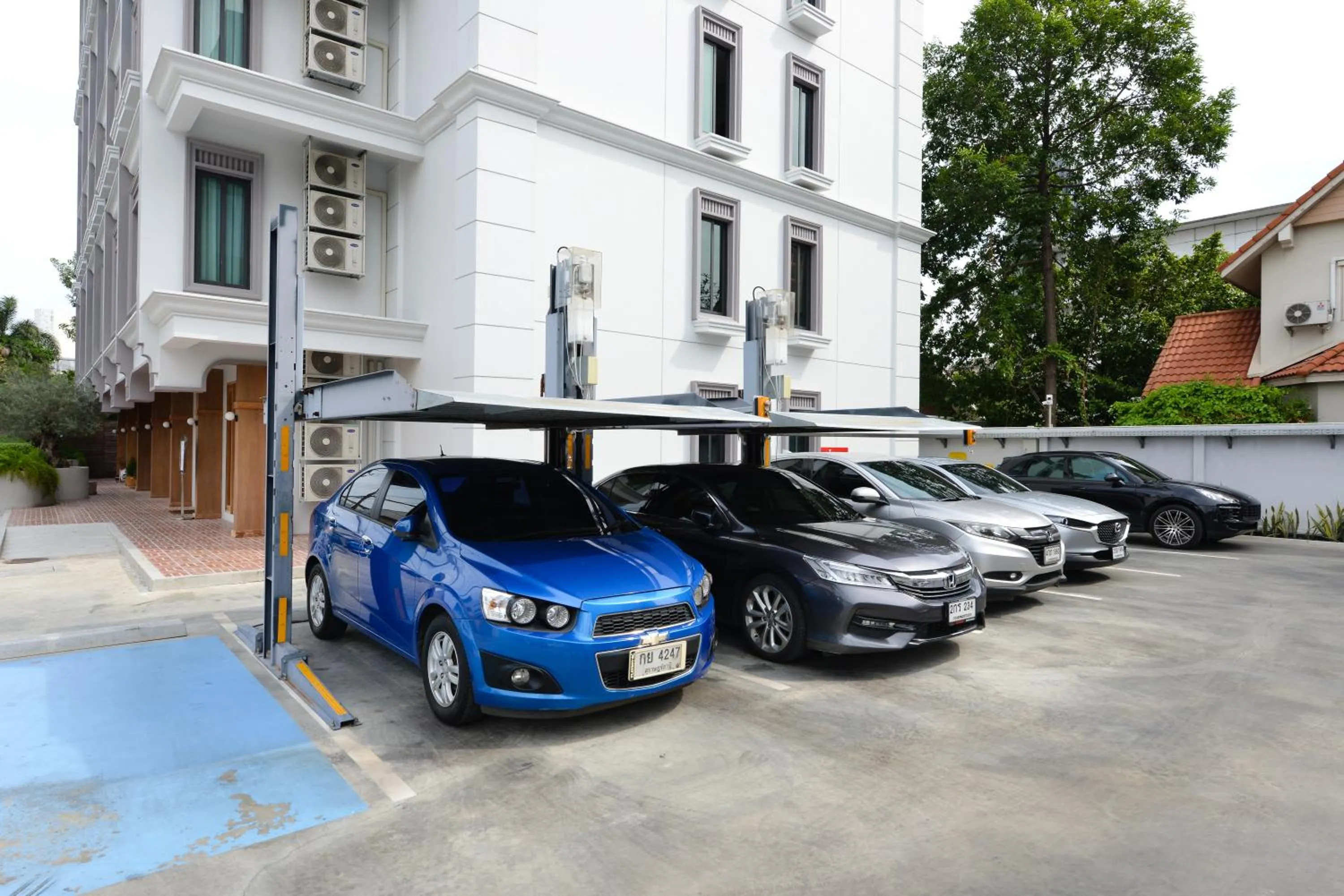 Parking in VST Punnawithi