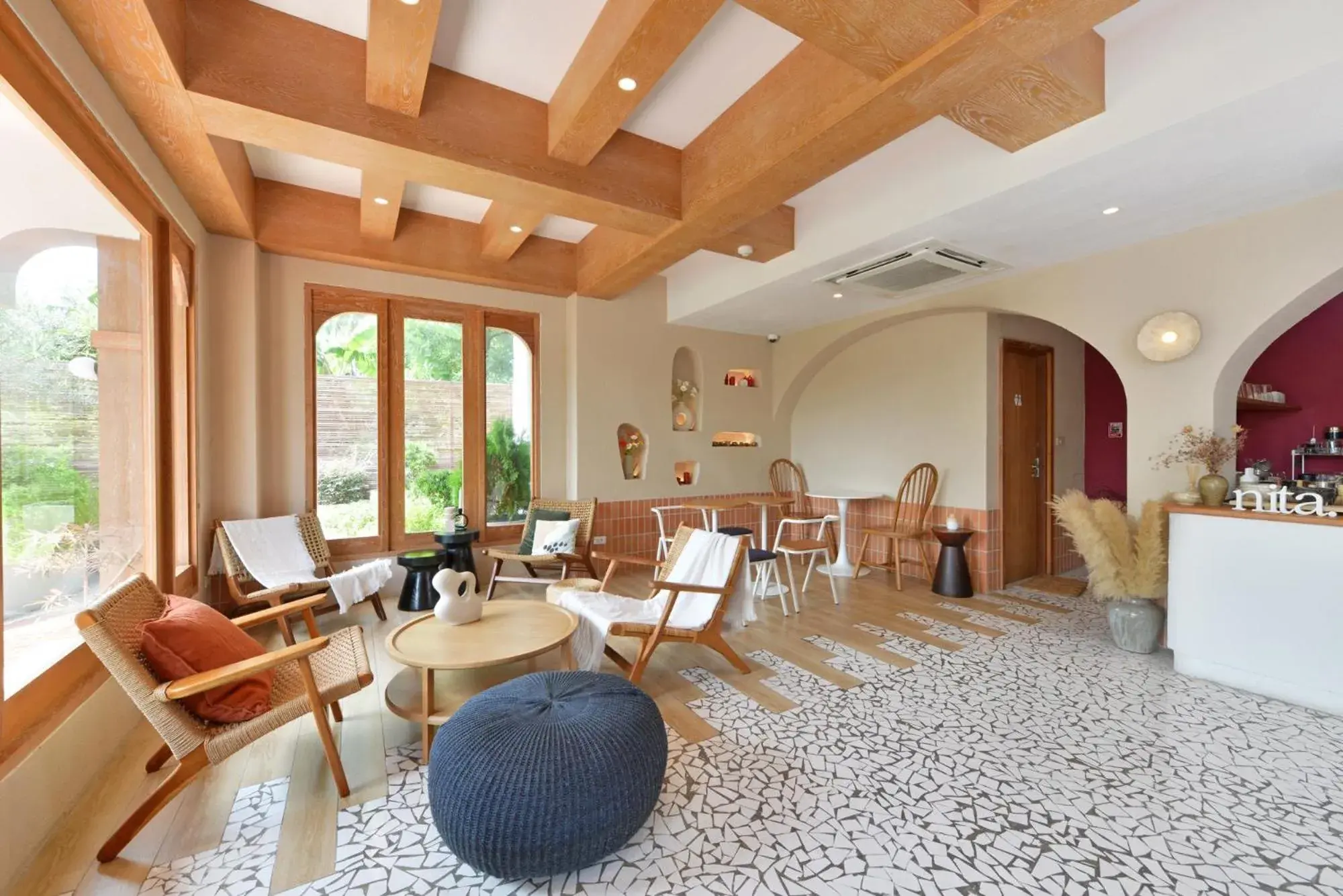 Restaurant/places to eat in VST Punnawithi Restaurant/places to eat in VST Punnawithi