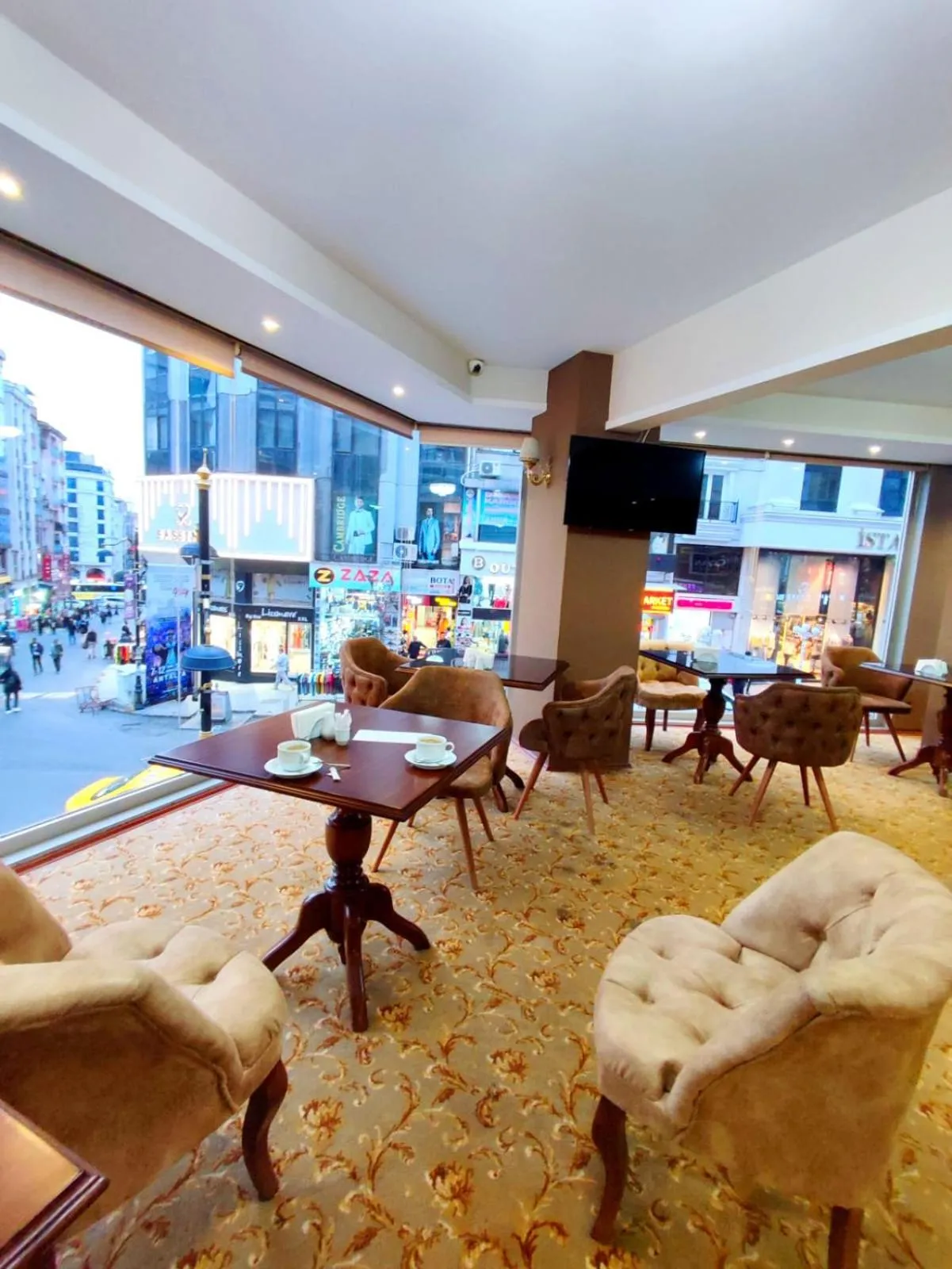 Restaurant/places to eat in HOTEL EURO DIAMOND