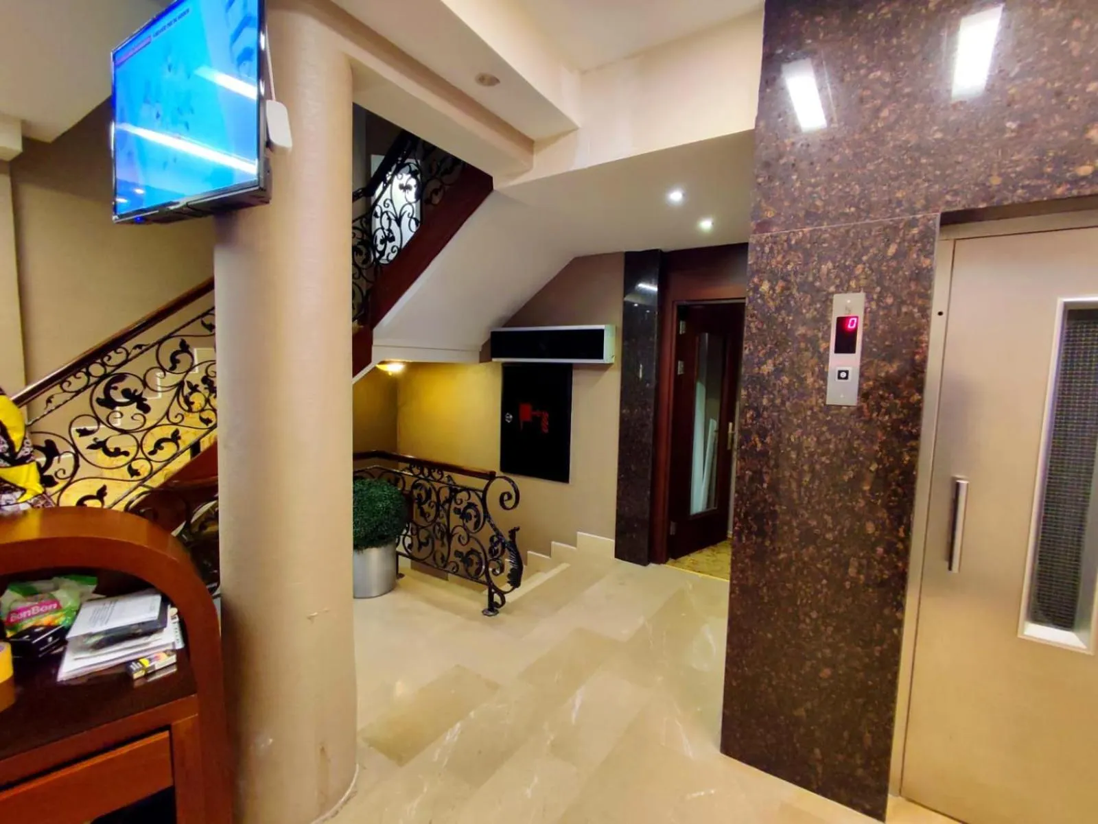 Facade/entrance in HOTEL EURO DIAMOND