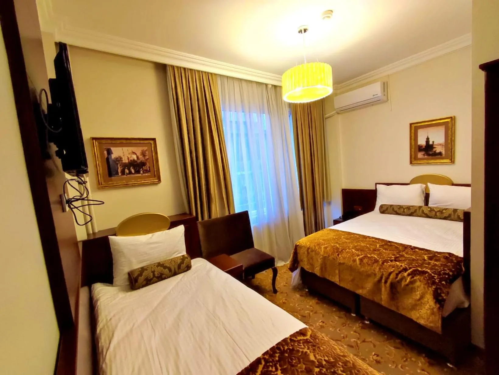 Photo of the whole room, Bed in HOTEL EURO DIAMOND