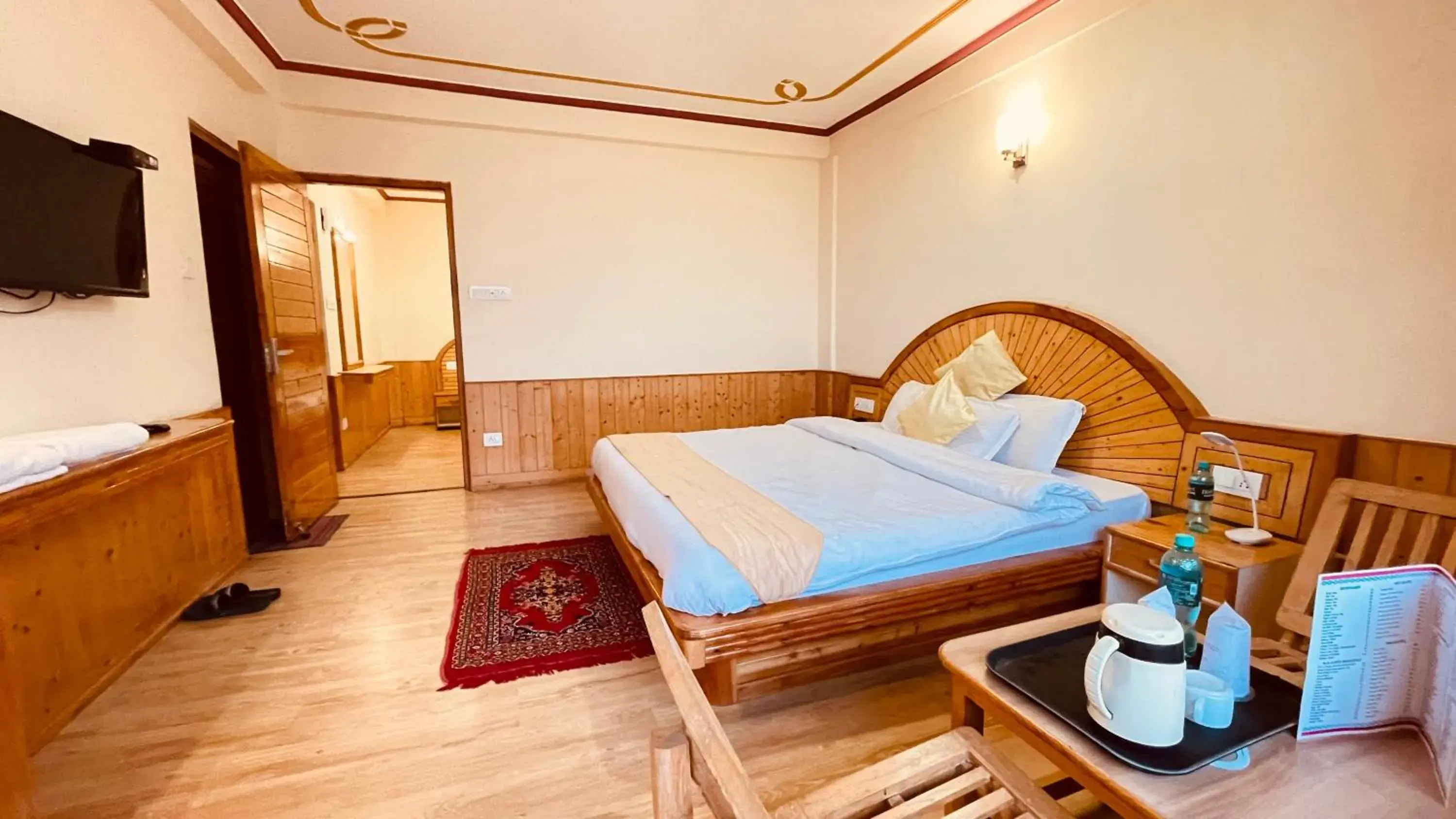 Family Room with Mountain View in Himalayan adventure Cottages & Budget Friendly BNB Manali Family Room with Mountain View in Himalayan adventure Cottages & Budget Friendly BNB Manali