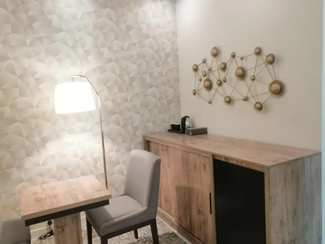 Clowzer Serviced Apartments