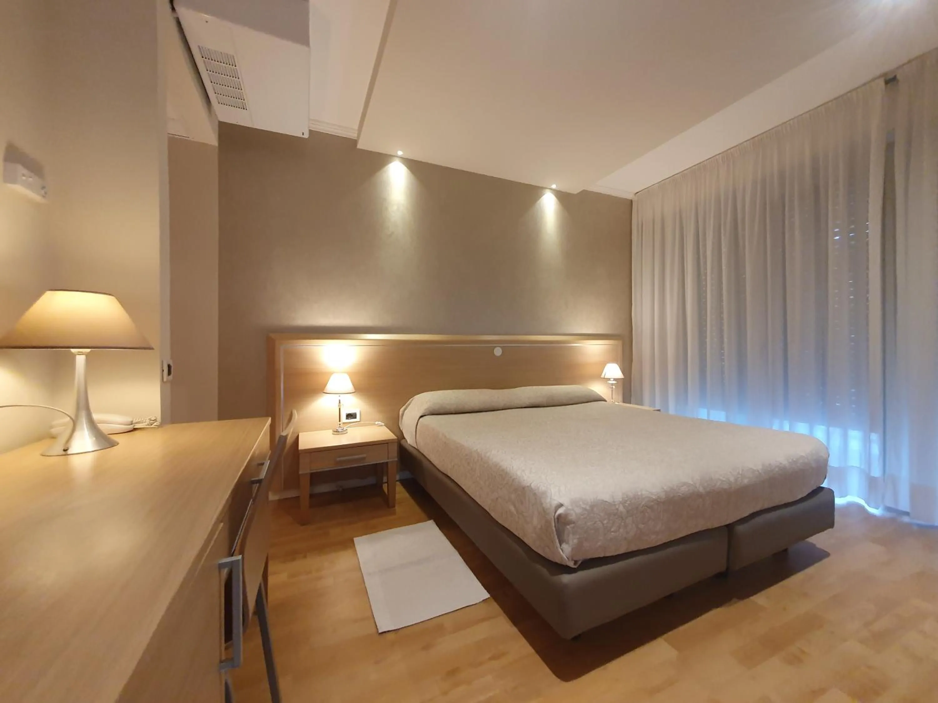 Bed in Hotel Eurovil Garni