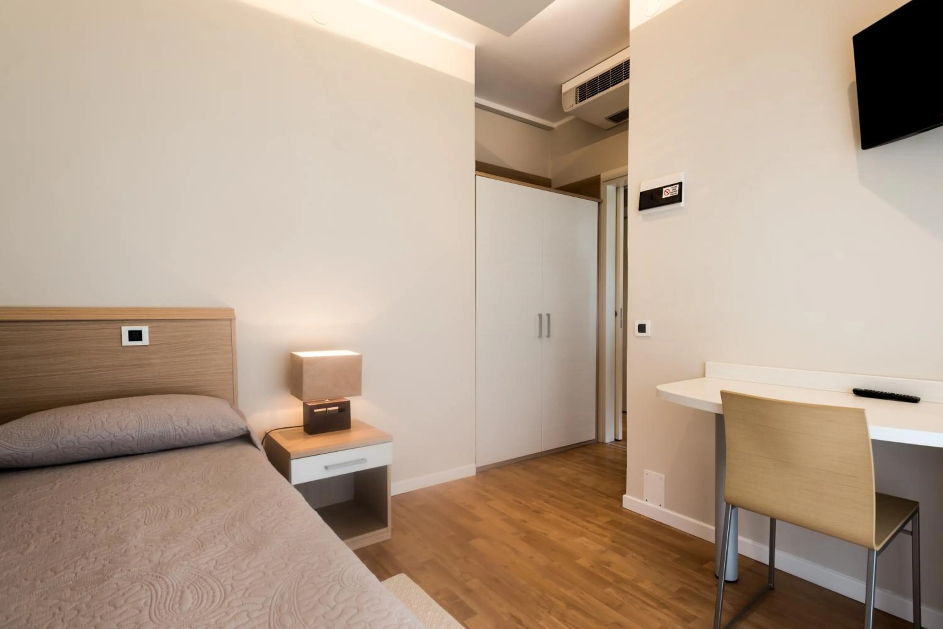 Bed in Hotel Eurovil Garni