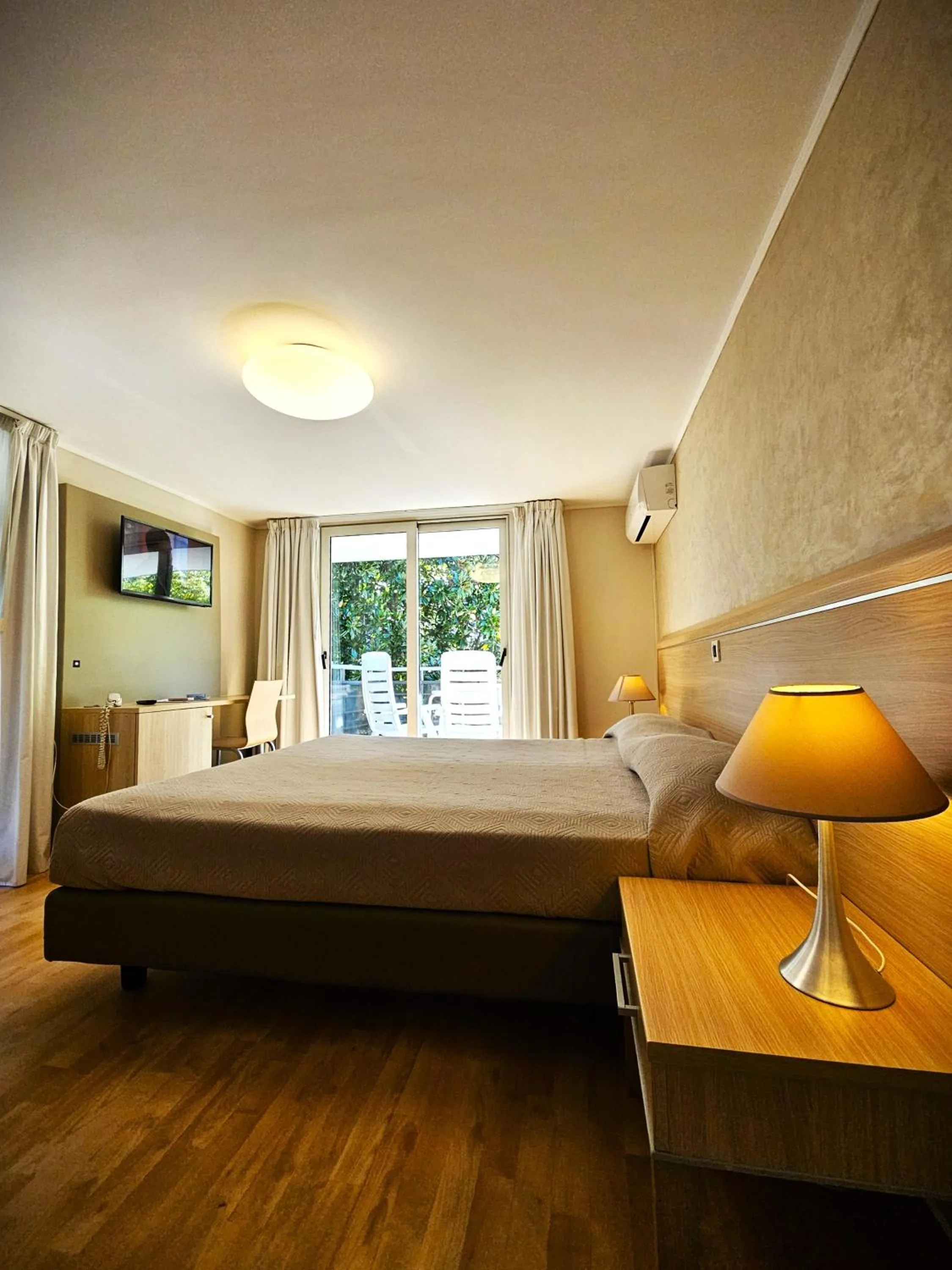 Bed in Hotel Eurovil Garni