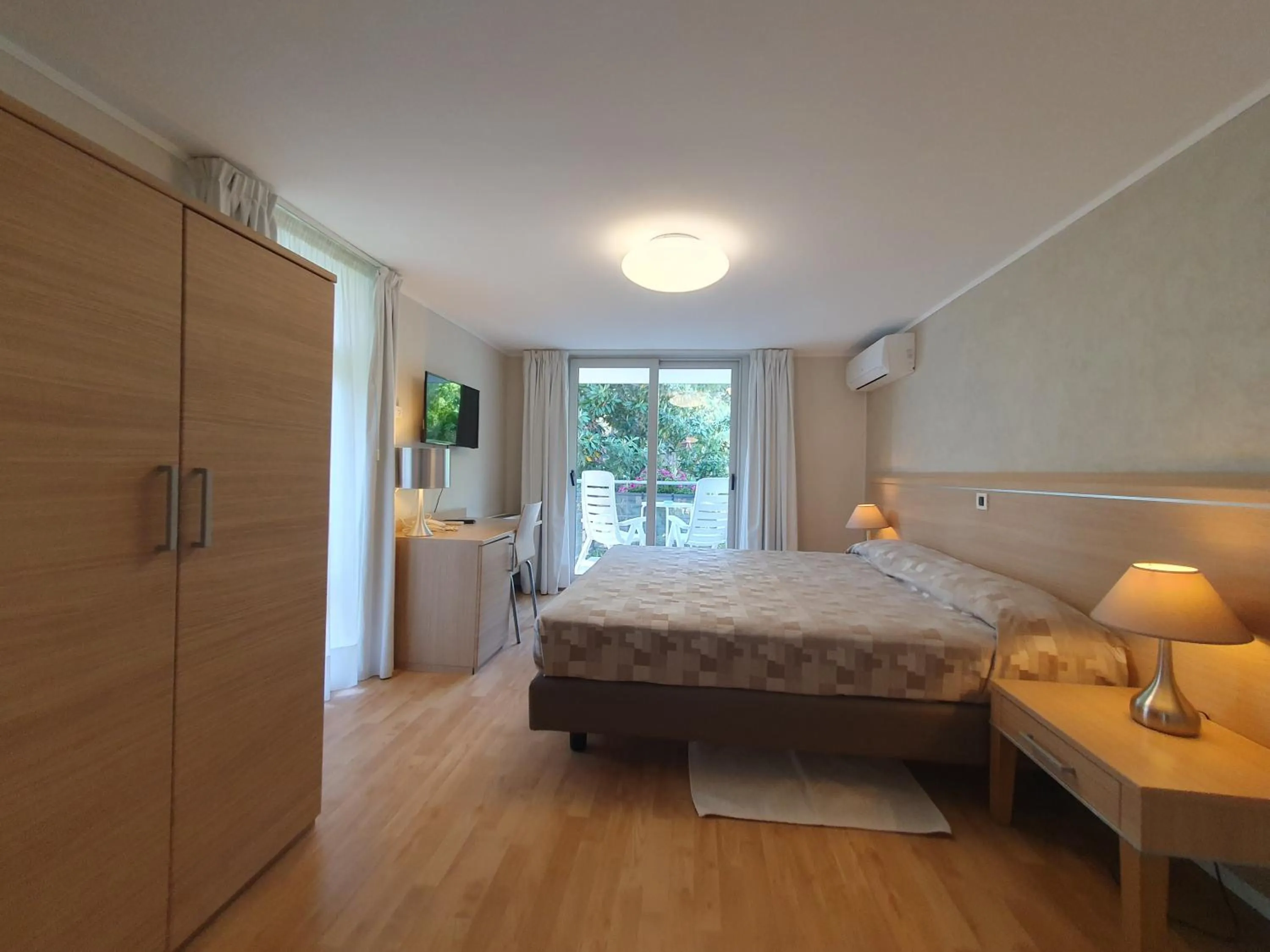 Bed in Hotel Eurovil Garni