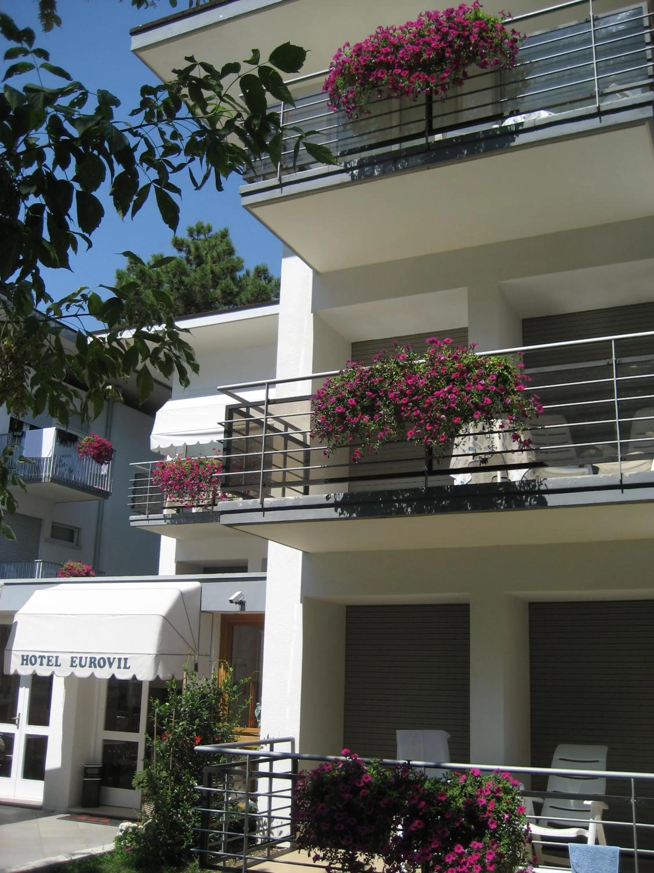 Property building in Hotel Eurovil Garni