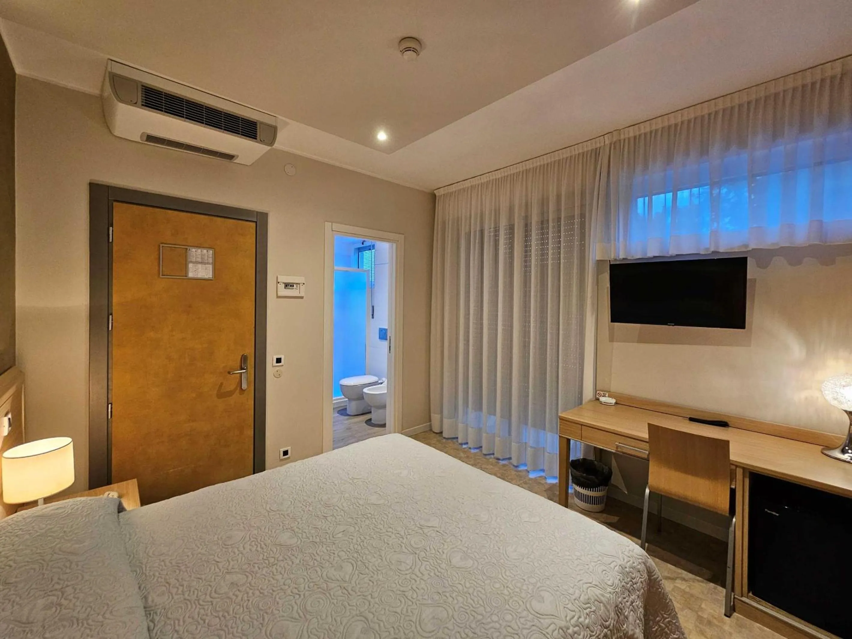 Bed in Hotel Eurovil Garni