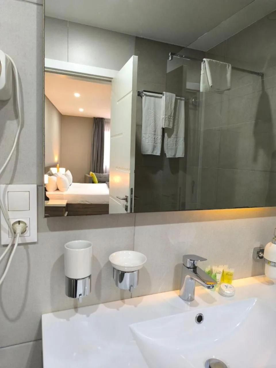 Bathroom in Polana Plaza Hotel