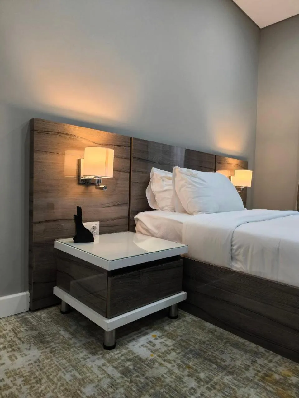 Bed in Polana Plaza Hotel