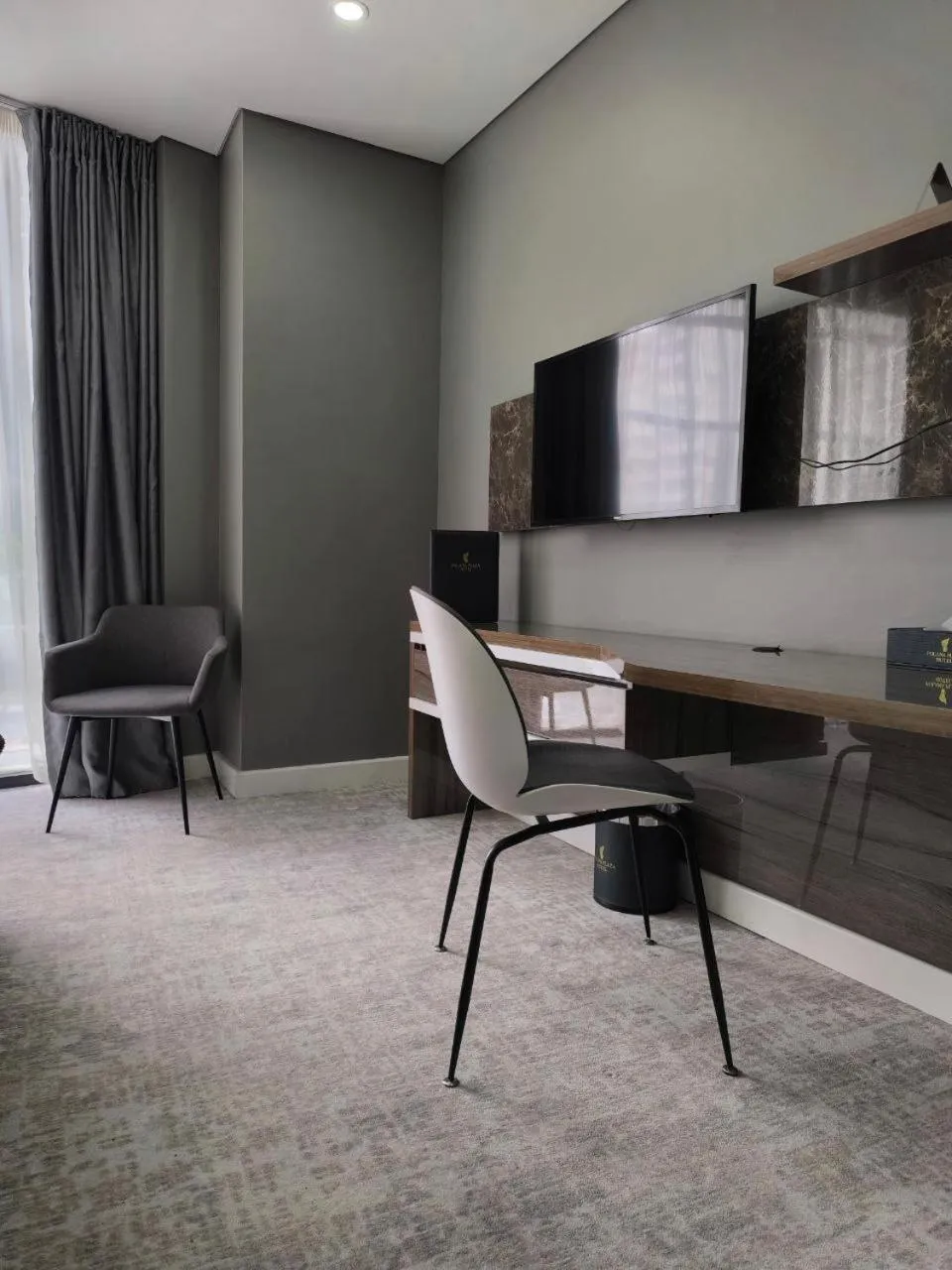 Seating area in Polana Plaza Hotel