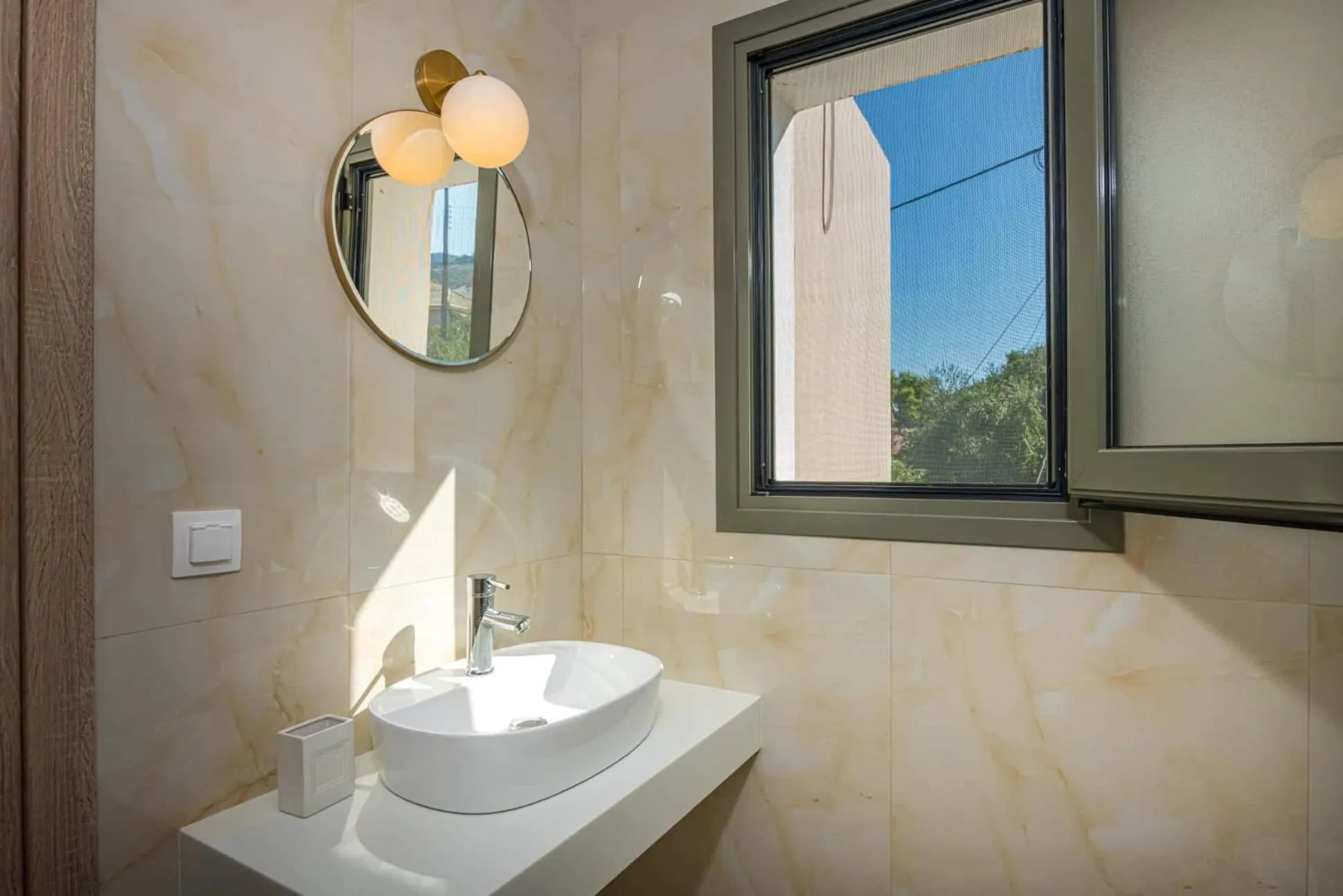 Nissi Collection Rooms