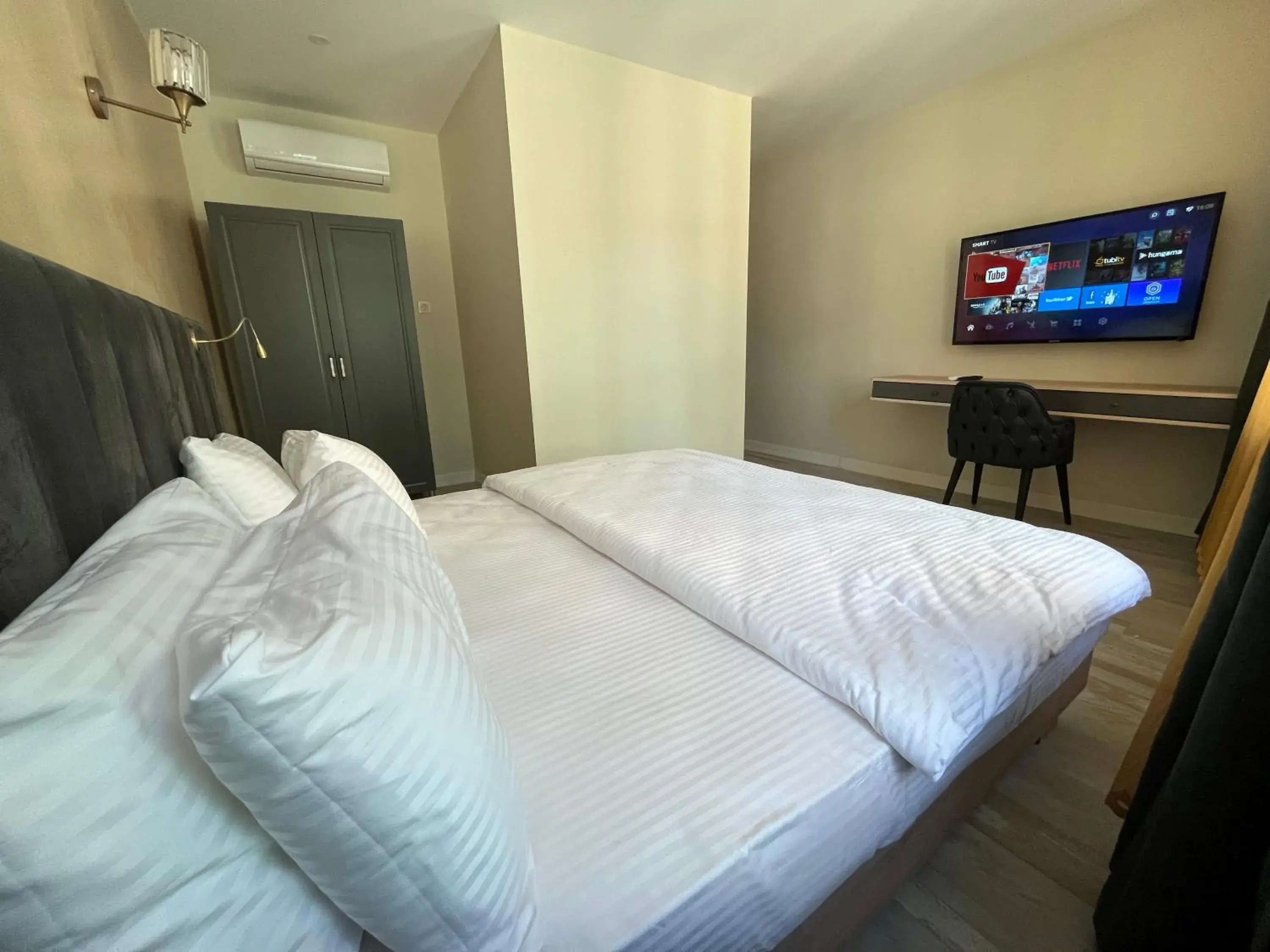 Bed in Genoa Port Hotel Bed in Genoa Port Hotel