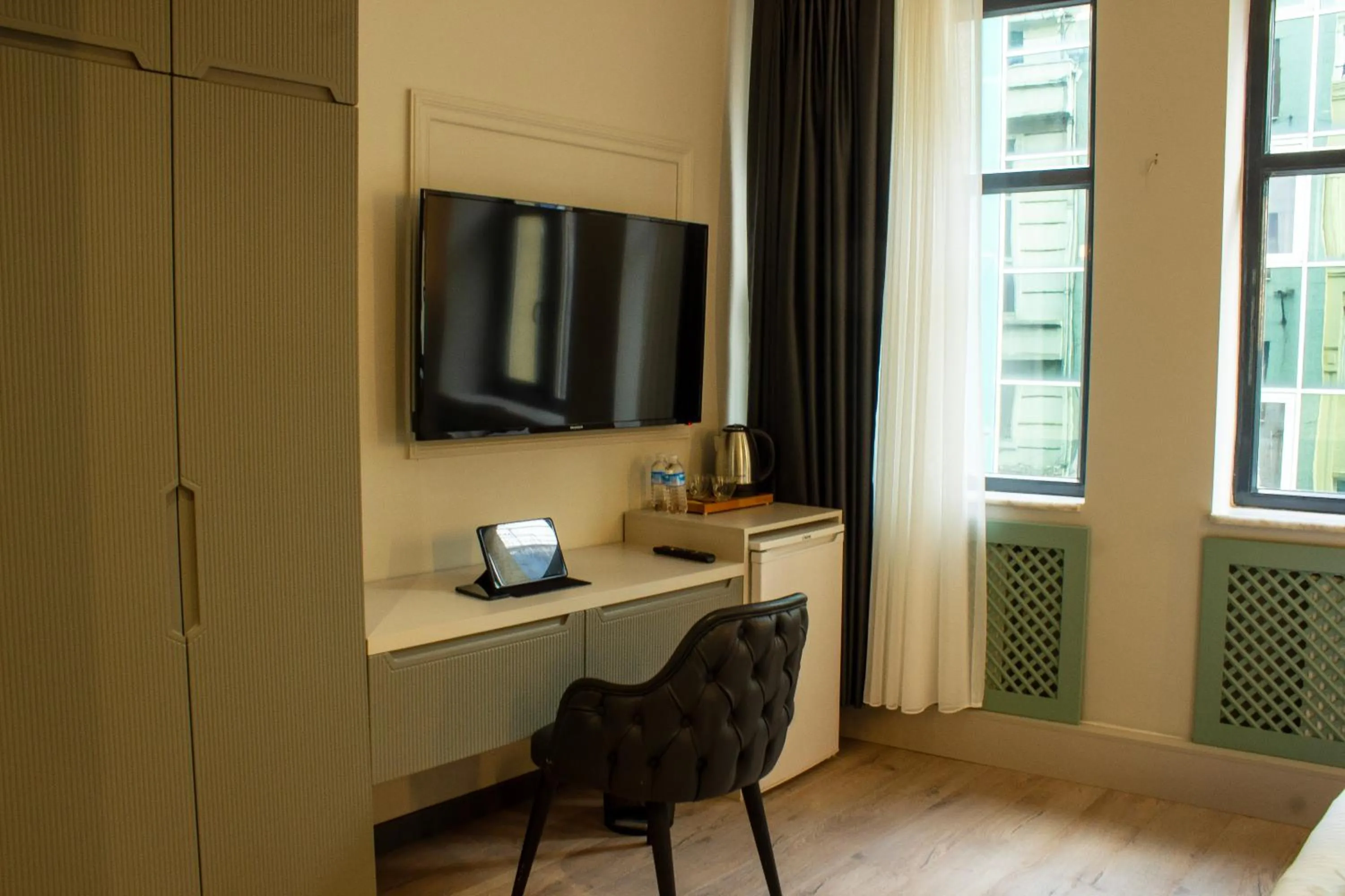 TV and multimedia in Genoa Port Hotel