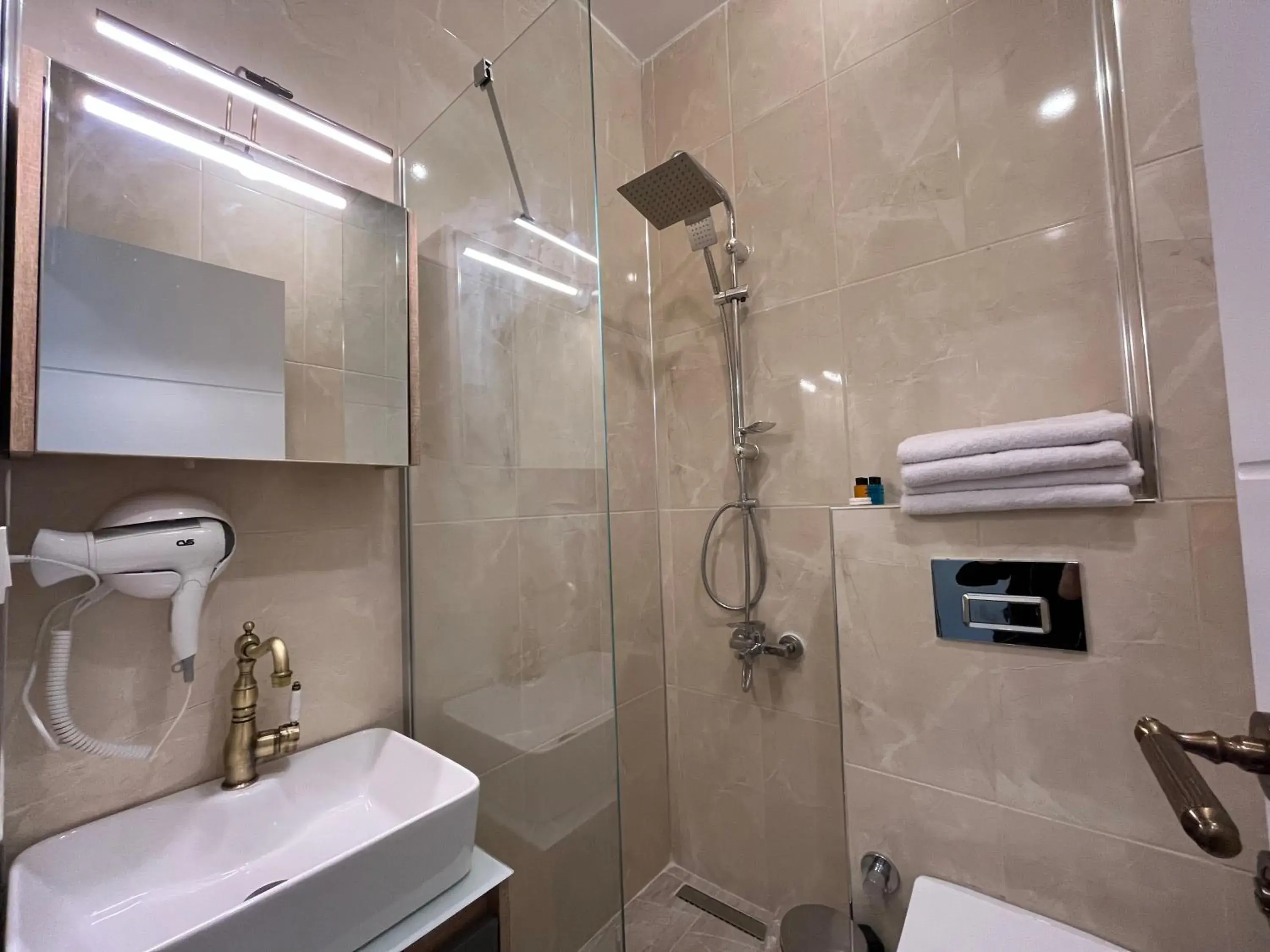 Bathroom in Genoa Port Hotel Bathroom in Genoa Port Hotel