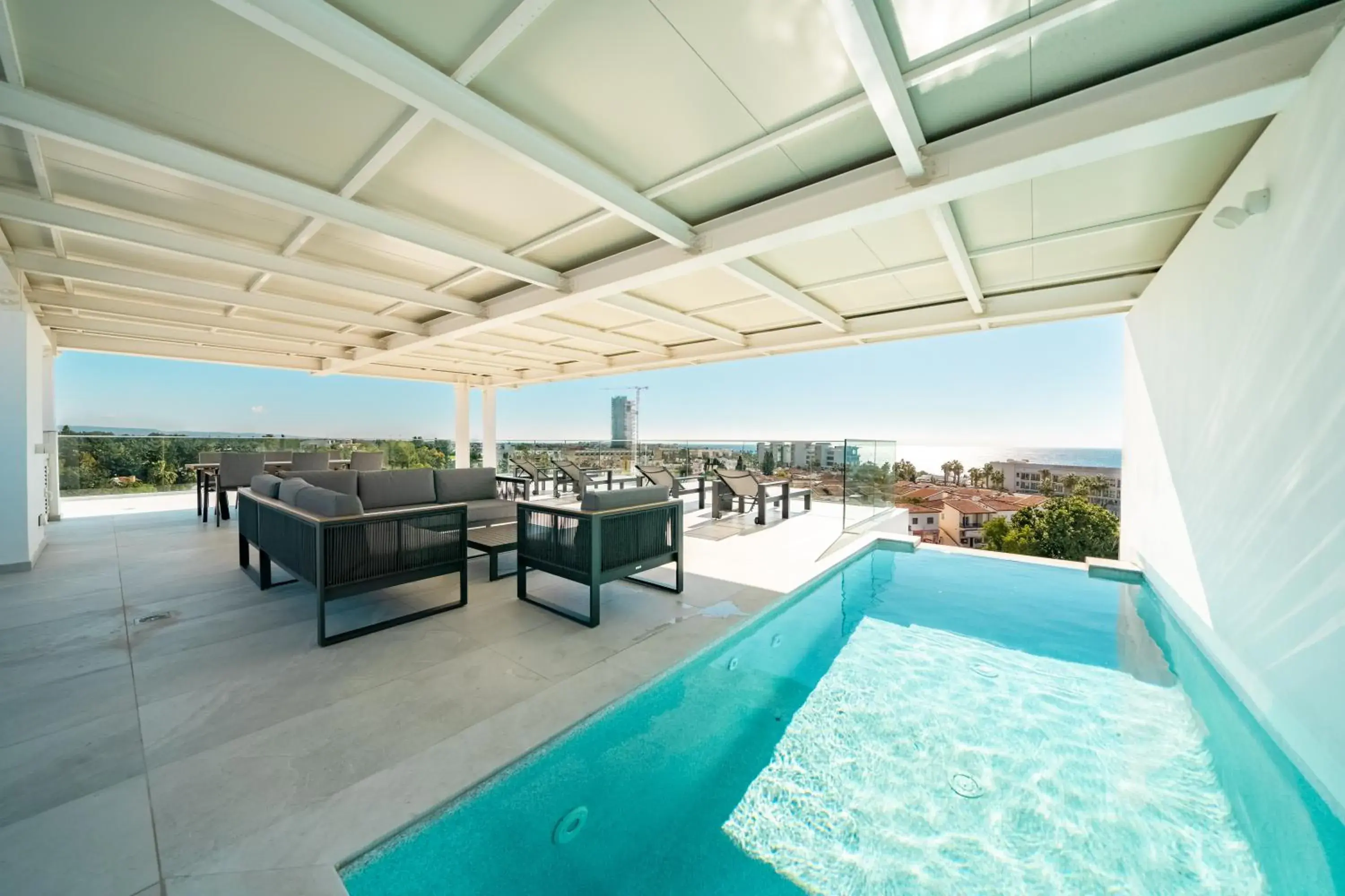 Executive Three-Bedroom Penthouse with Sea View and Private Pool in The Palmiers Executive Three-Bedroom Penthouse with Sea View and Private Pool in The Palmiers