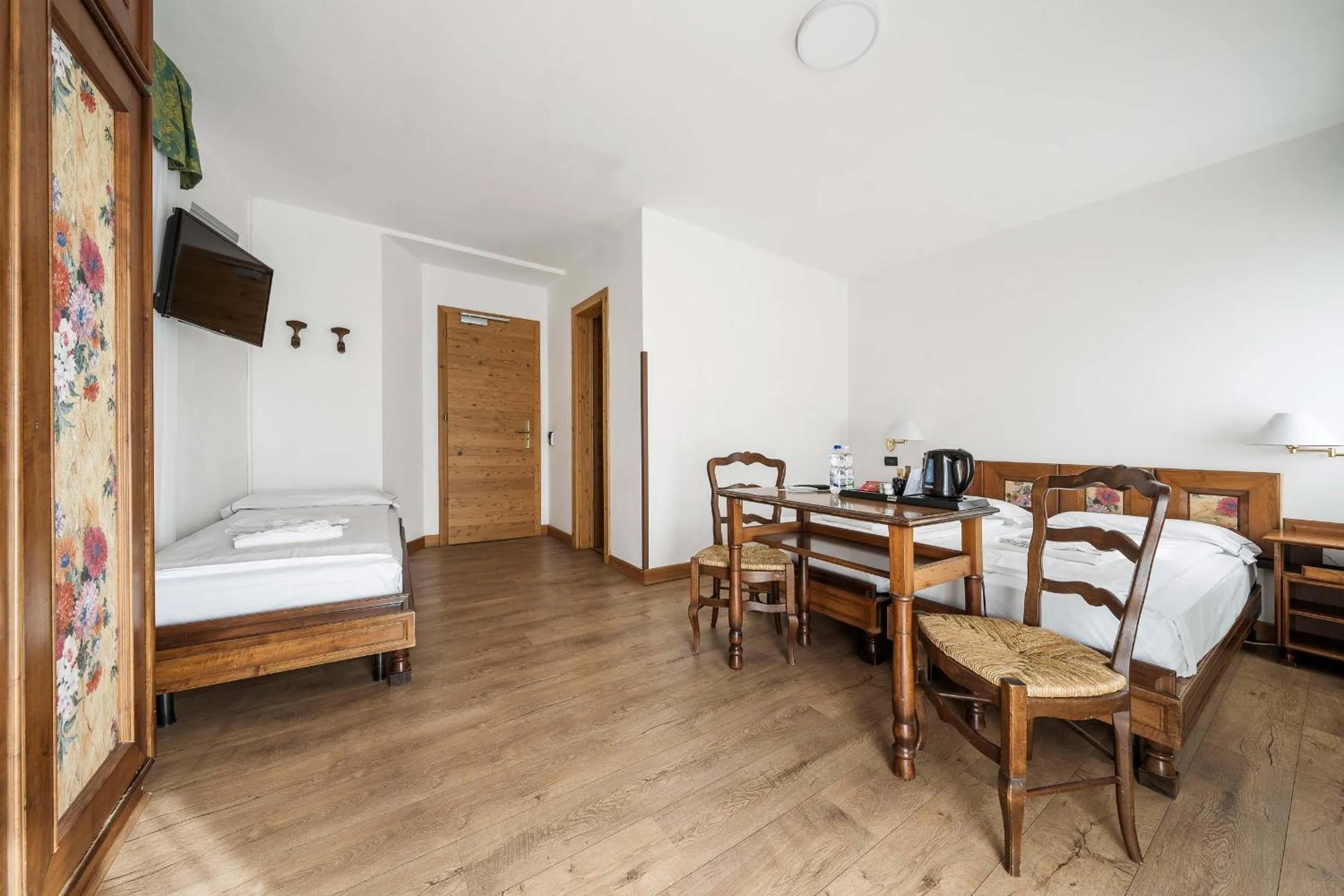 Photo of the whole room, Bed in Hotel Olimpia