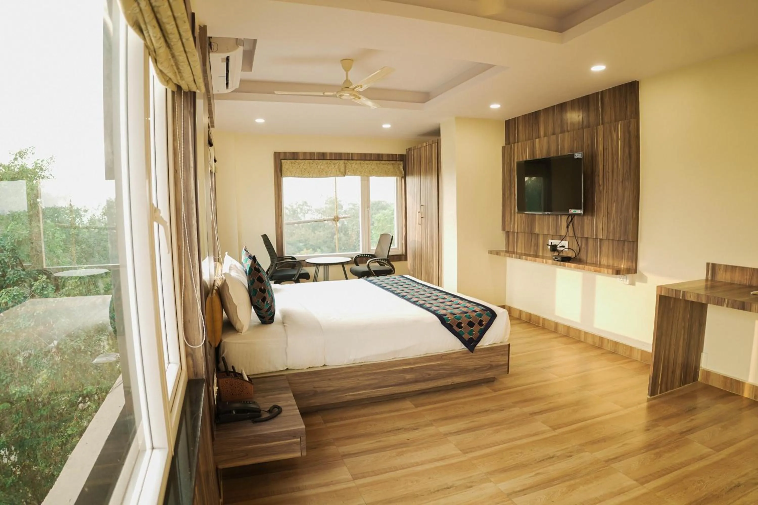 Photo of the whole room, Bed in Hotel Grand Residency