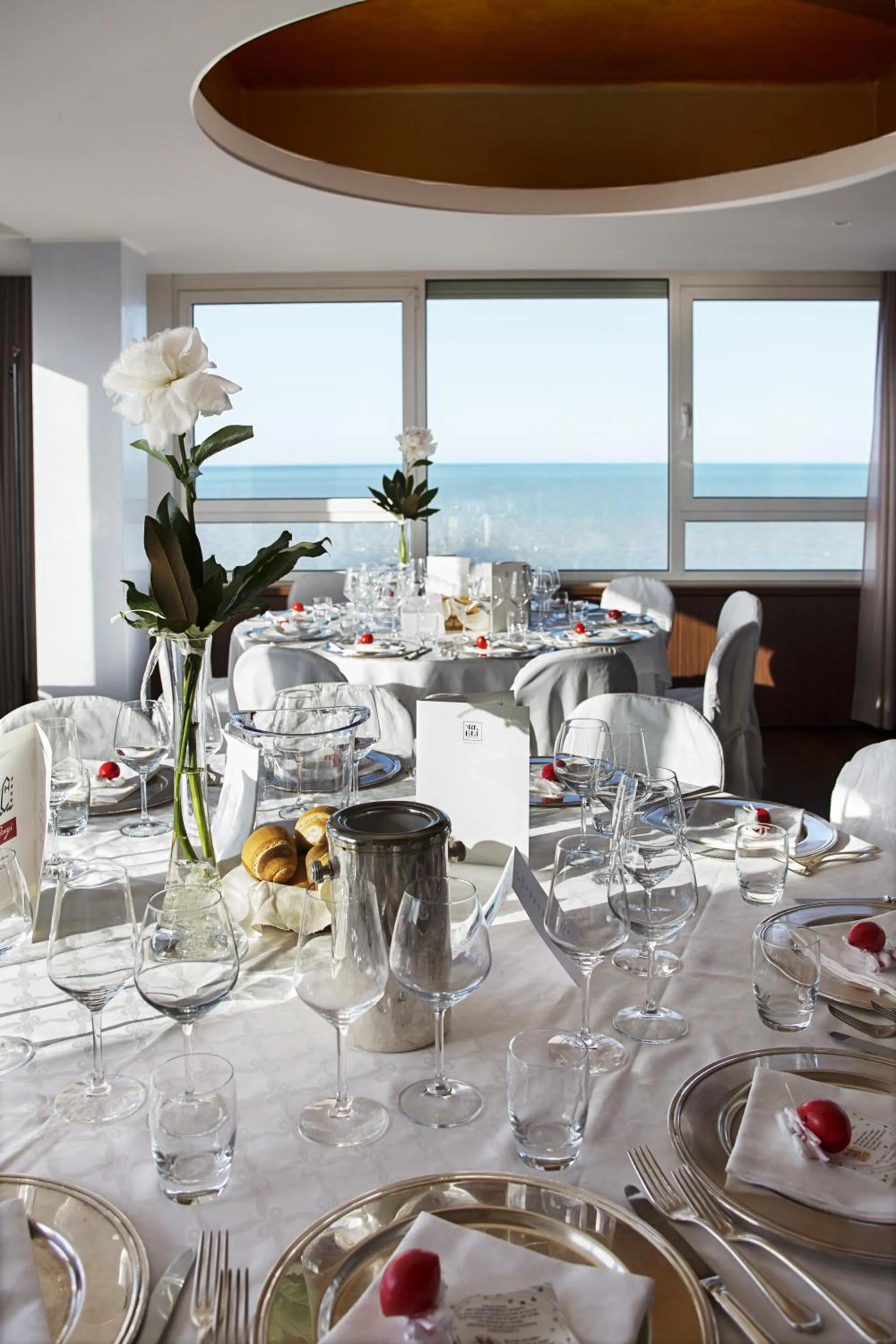 Restaurant/places to eat in City Hotel