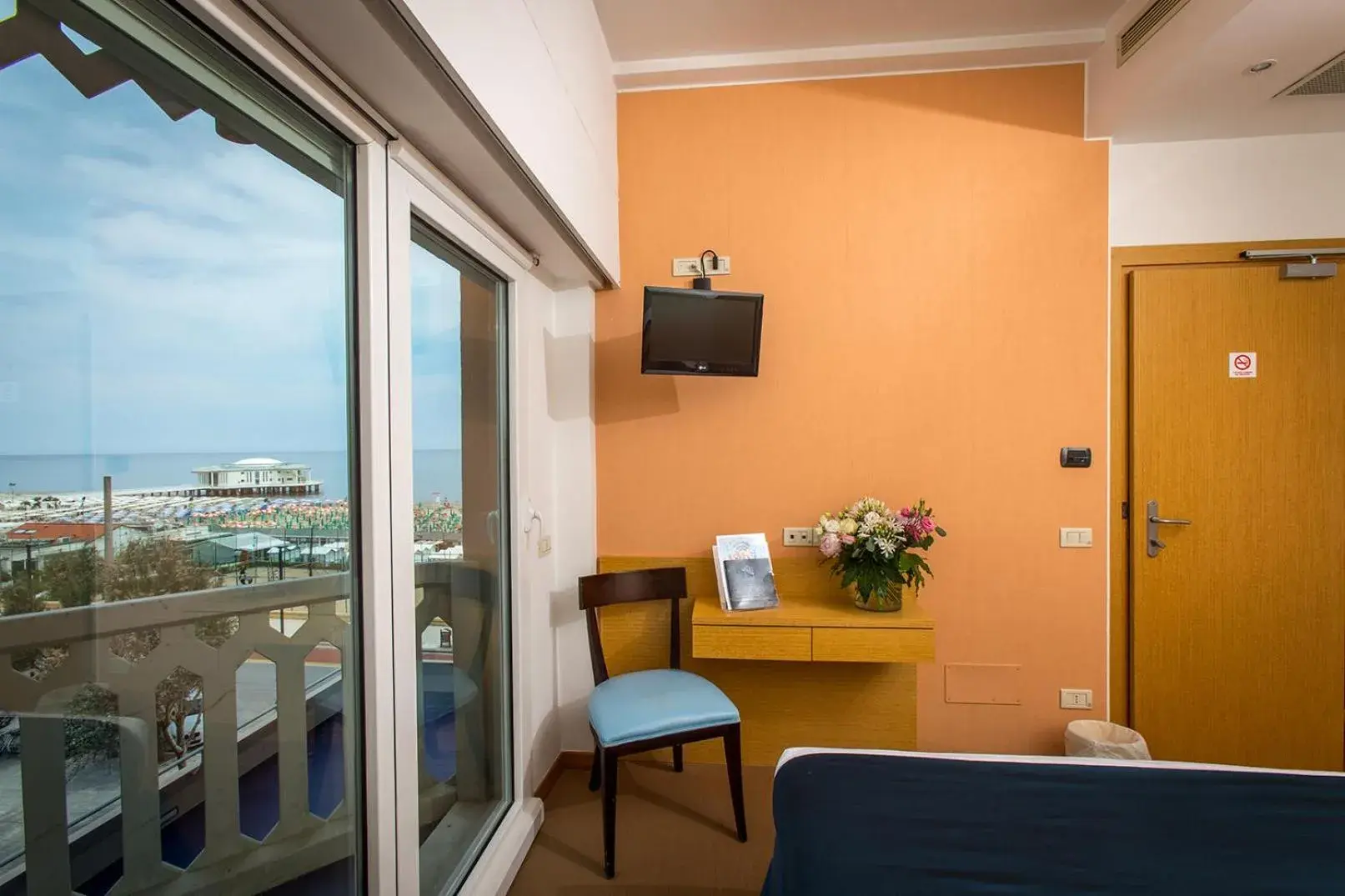 Photo of the whole room in City Hotel Photo of the whole room in City Hotel