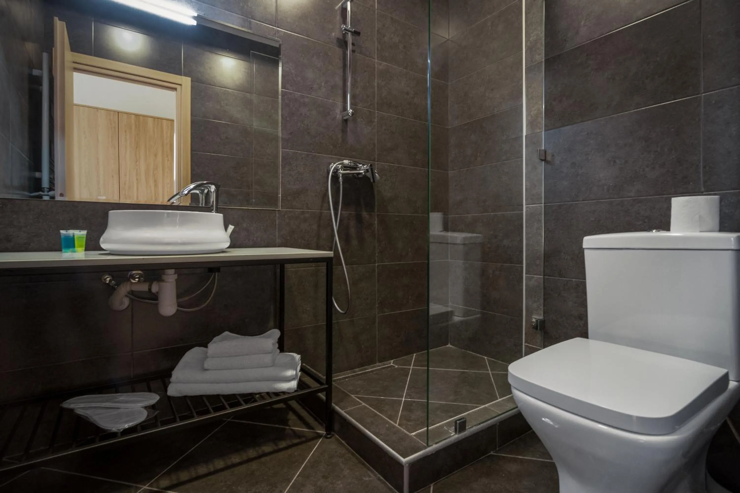 Shower in Hotel Alexandria