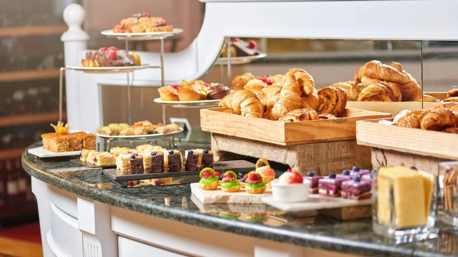 Breakfast in Hotel Alexandria