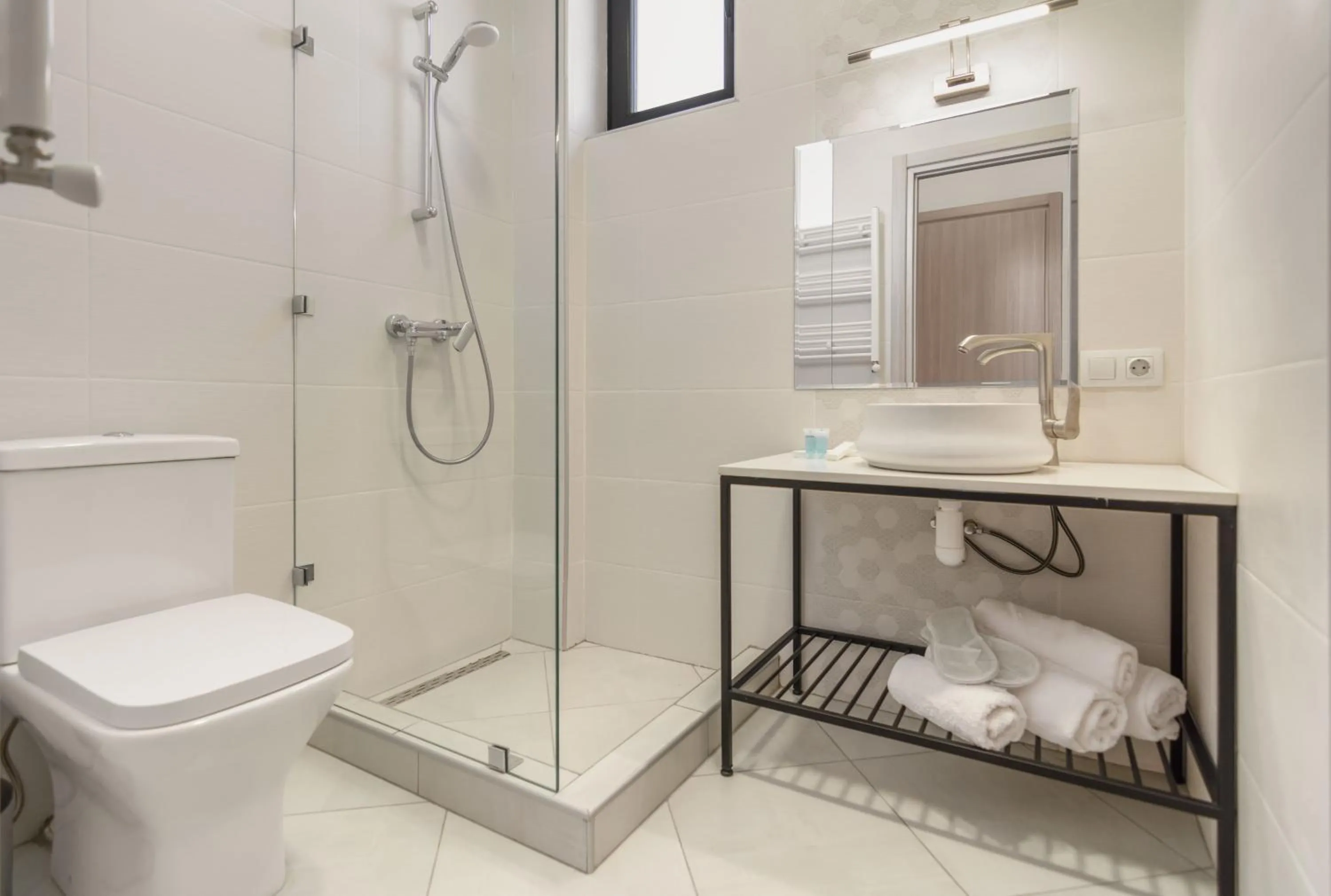 Shower in Hotel Alexandria