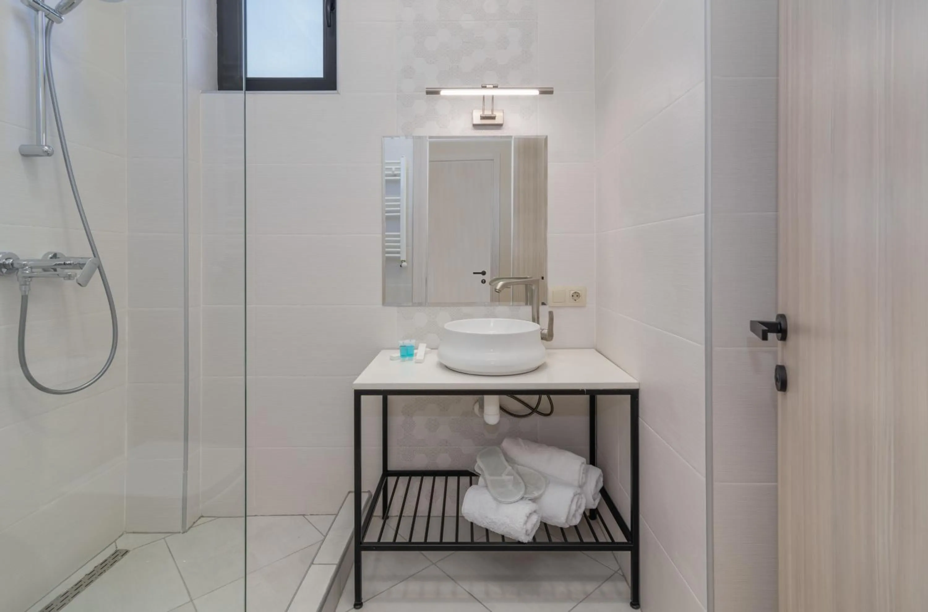Shower in Hotel Alexandria