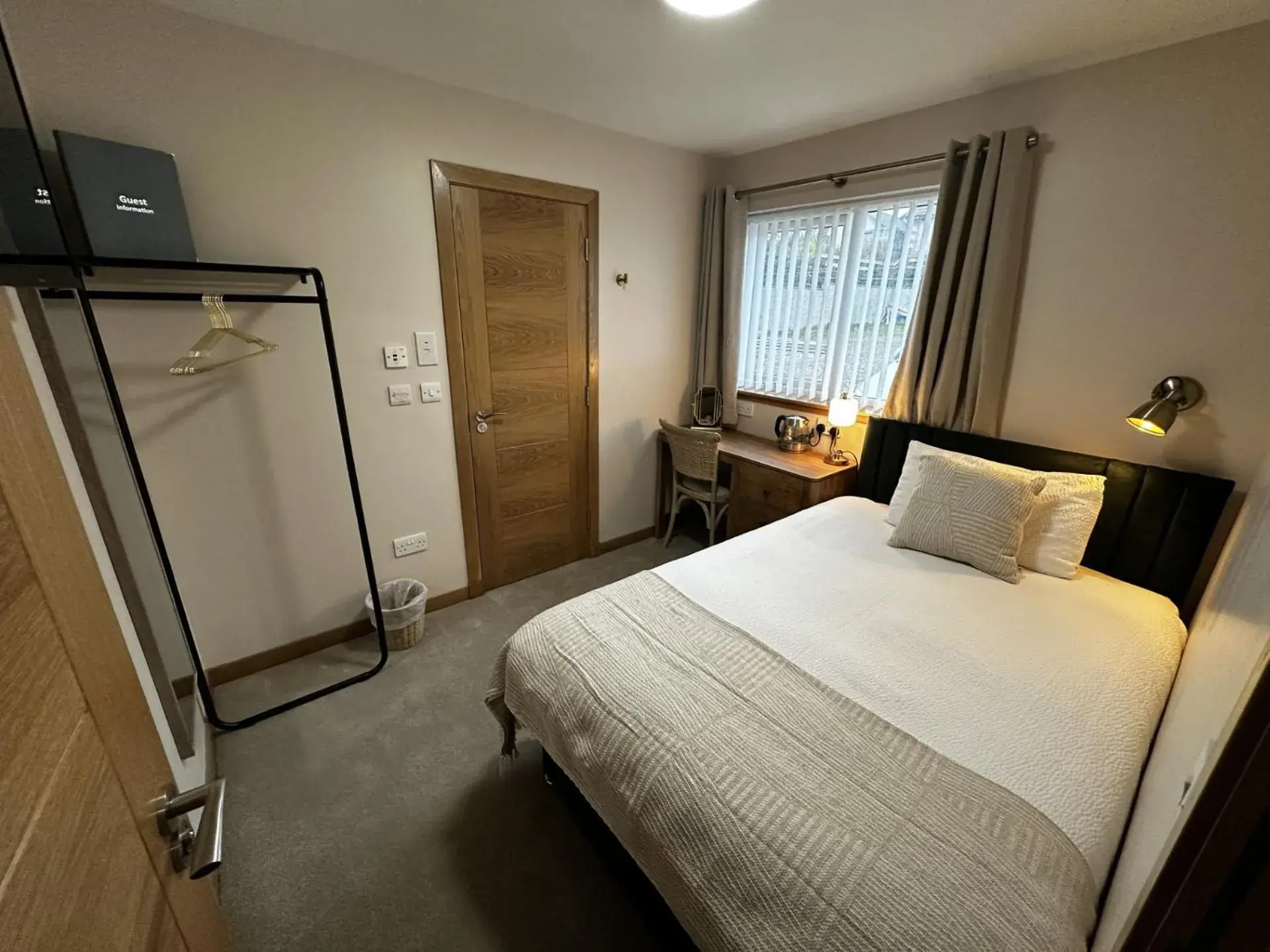 Single Room - single occupancy in Royal Oak Guesthouse Single Room - single occupancy in Royal Oak Guesthouse