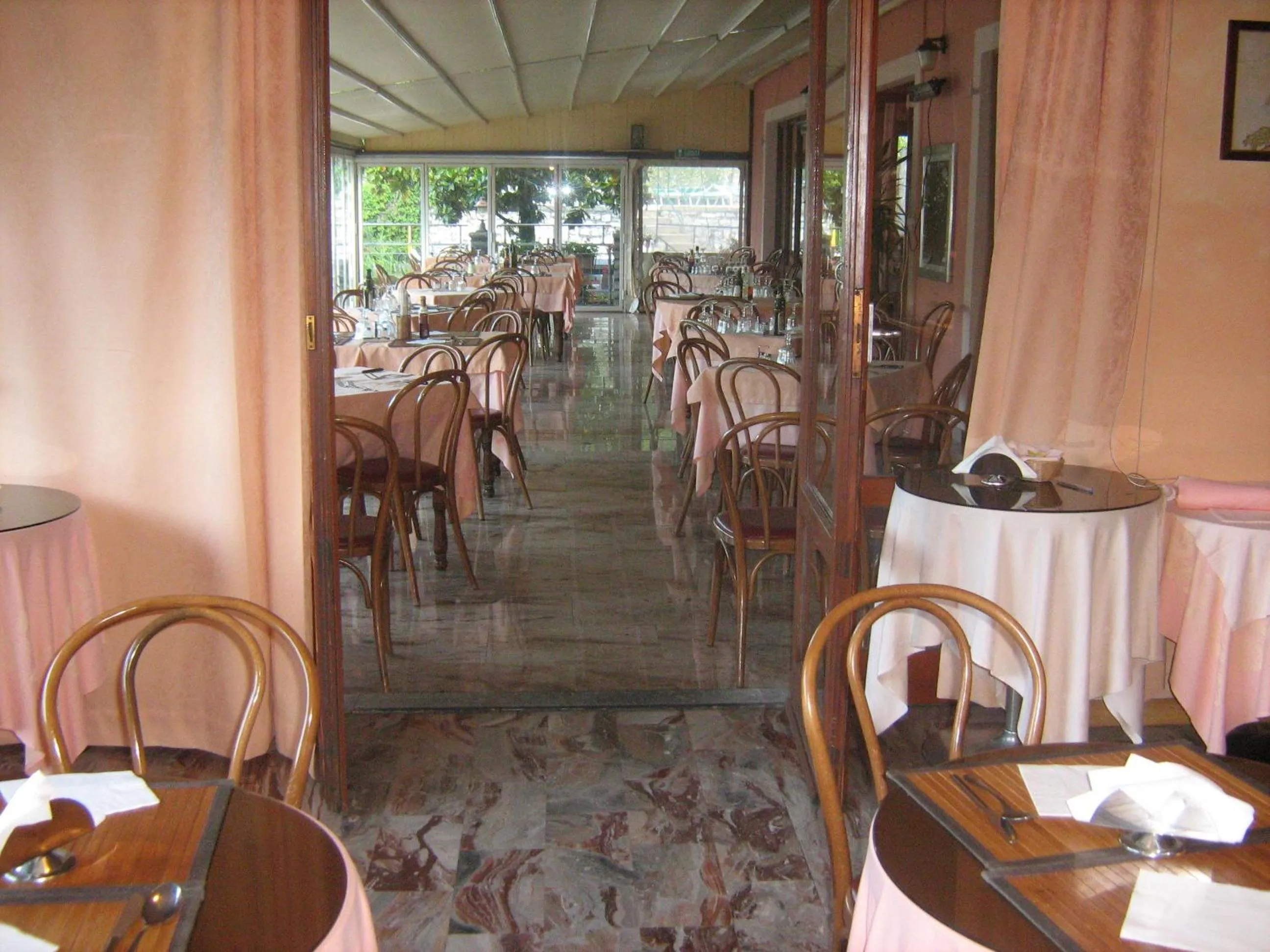 Restaurant/places to eat in Hotel San Marino