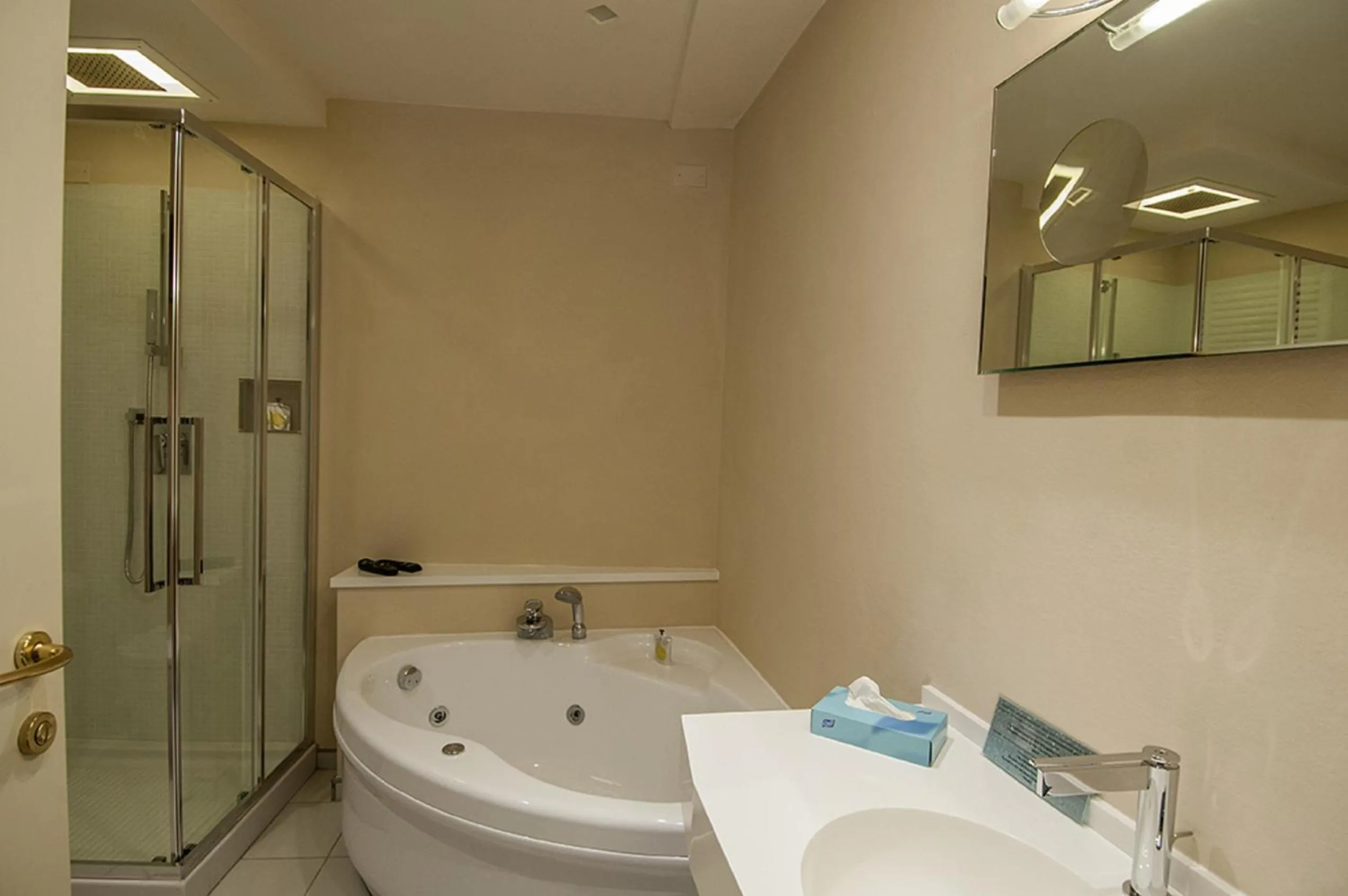 Bathroom in Hotel Alla Corte degli Angeli